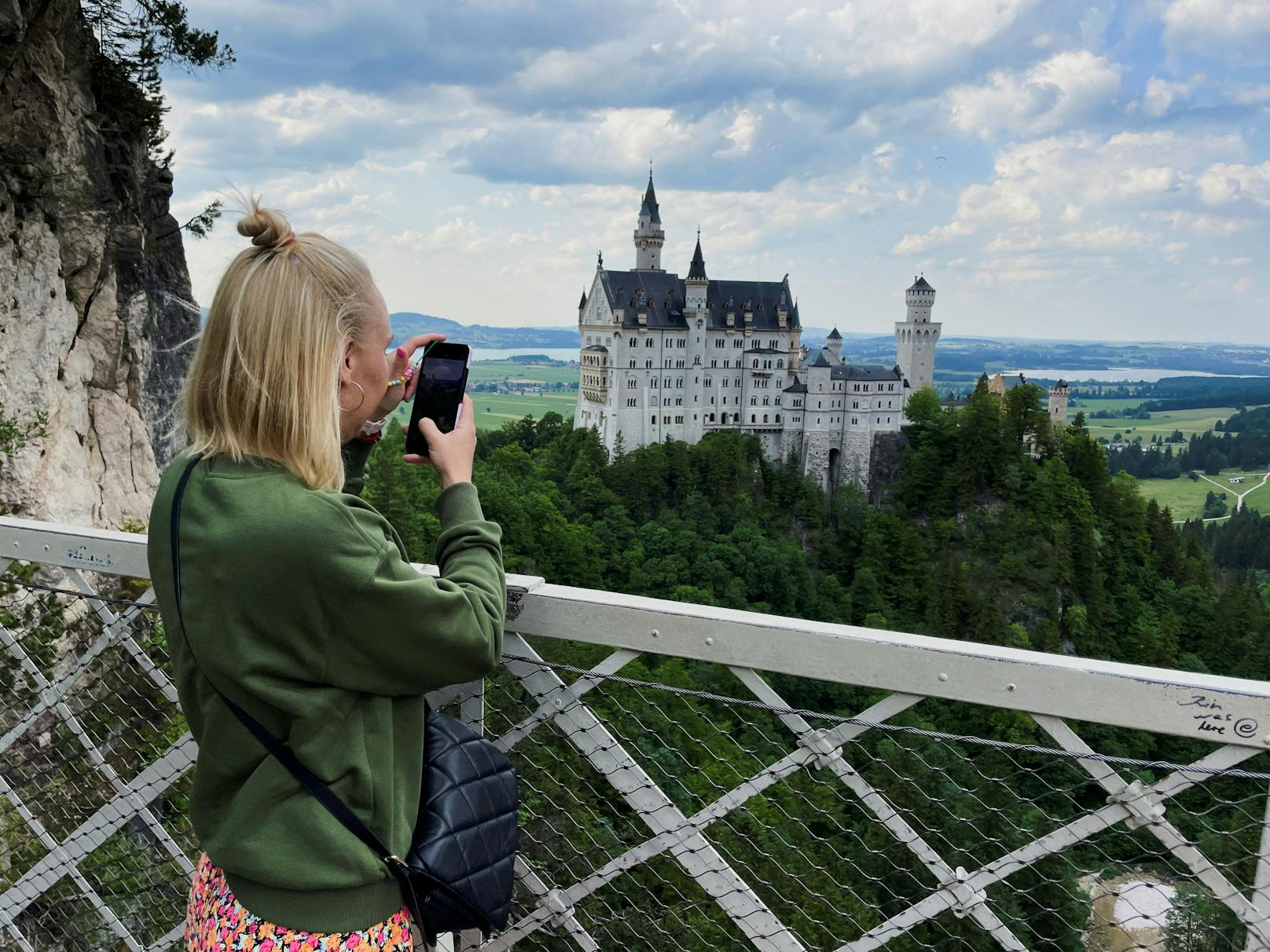 Diesen Ausblick sahen Eva (21) und Kelsey (22) wohl, kurz bevor sie von einem Mann angegriffen und eine Schlucht hinuntergestoßen wurden.