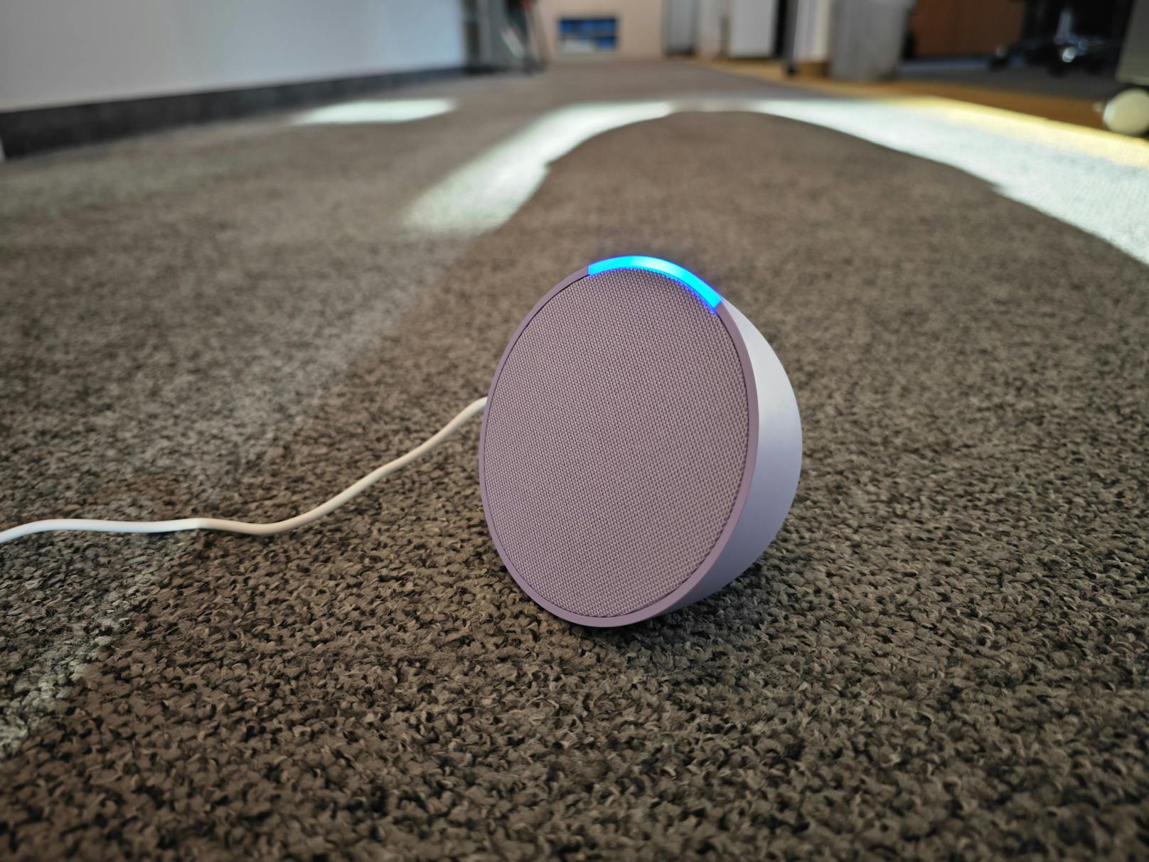 Amazon Echo Pop im Test – ein kleiner Speaker mit Klang-Schwächen, aber ein großer und günstiger Alltags-Helfer.