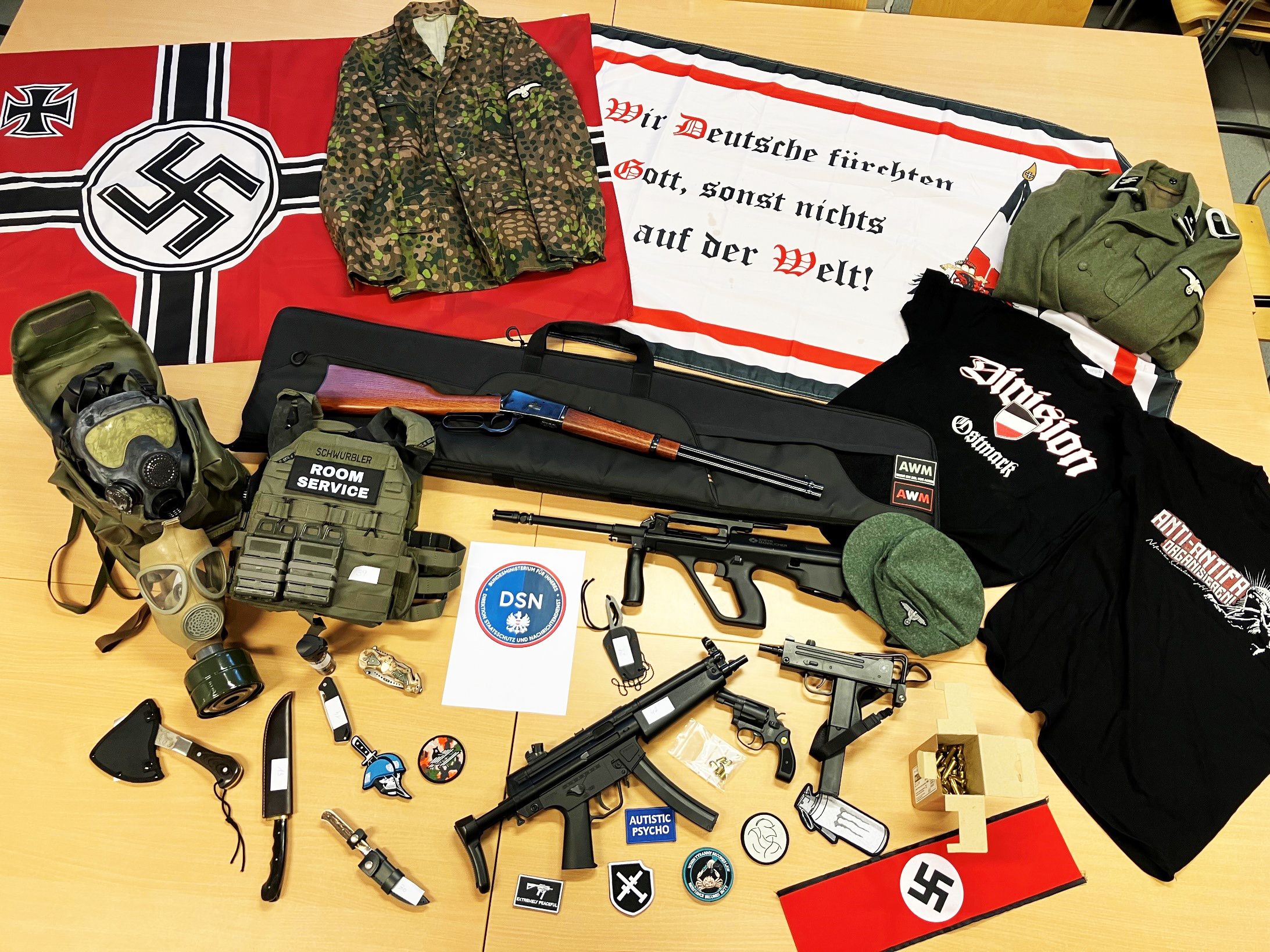 In den Bereichen Rechtsextremismus und islamistischer Extremismus sei die Gefährdungslage 