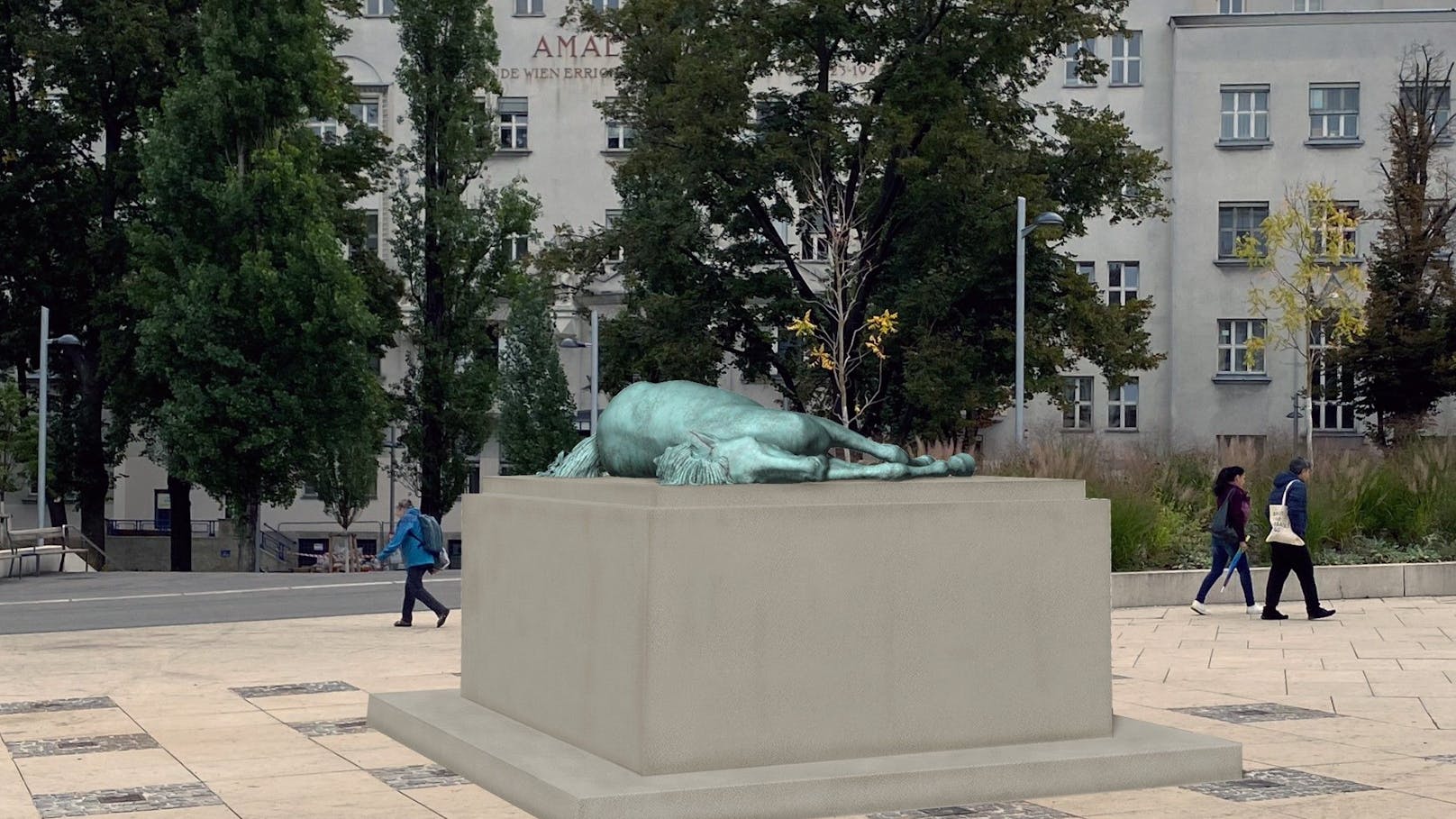 Das schlafende Pferd wird den Reumannplatz für die nächsten eineinhalb Jahre zieren.