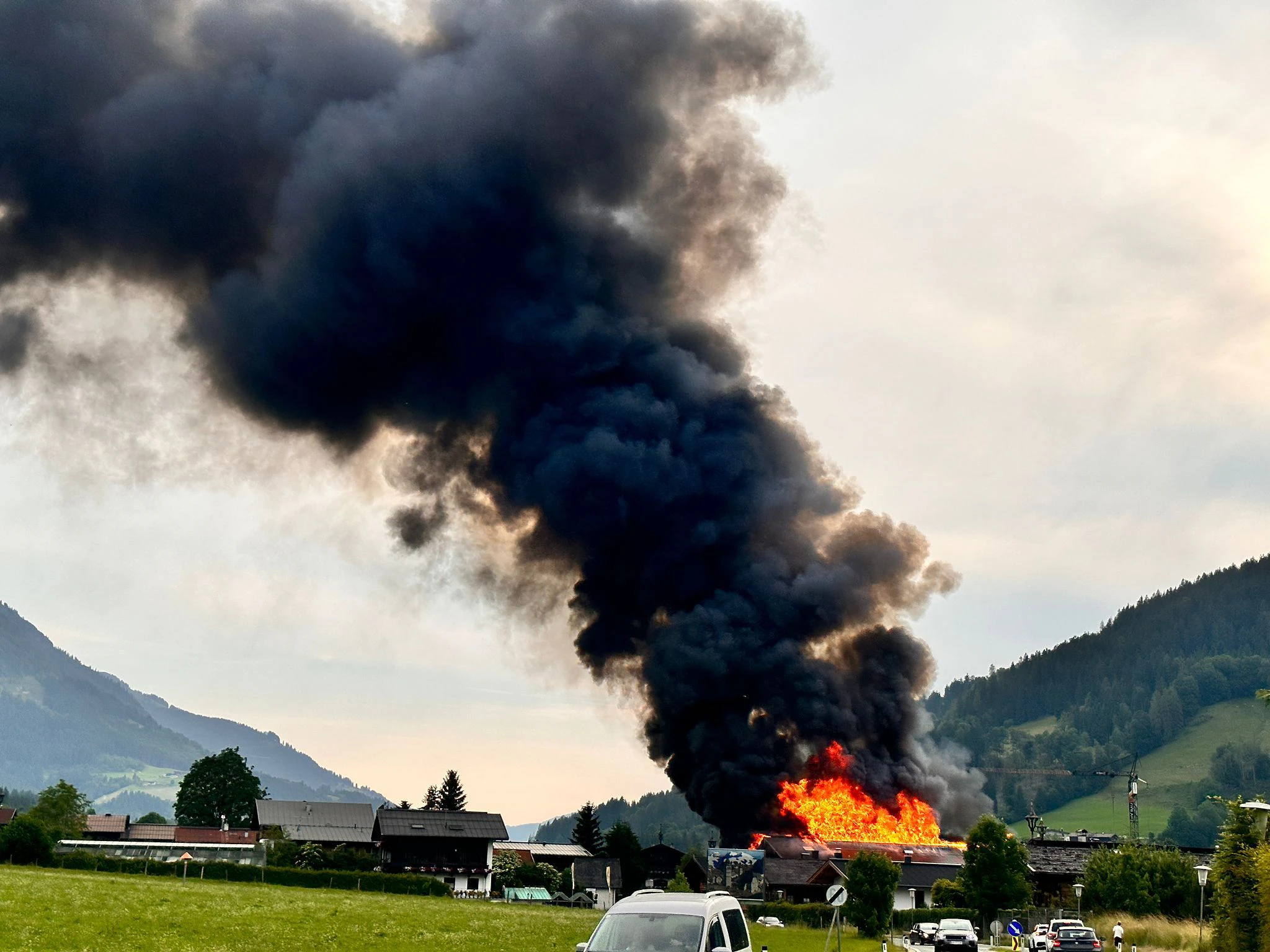 Der Brand dürfte im Bezirk Kitzbühel kaum zu übersehen sein.&nbsp;