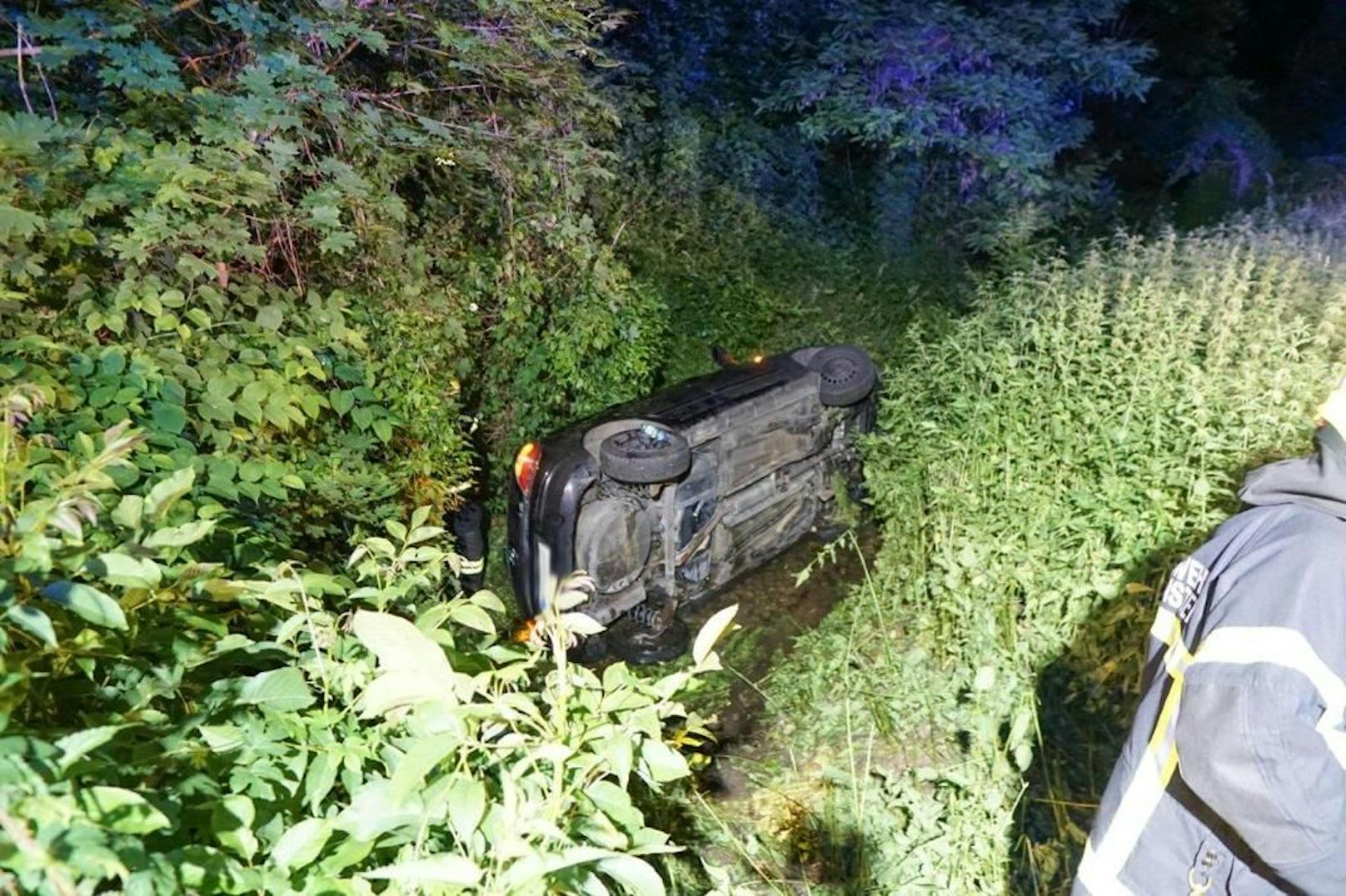 Zu einem spektakulären Verkehrsunfall ist es in der Nacht auf Sonntag im Ortsgebiet von Seebenstein gekommen.&nbsp;