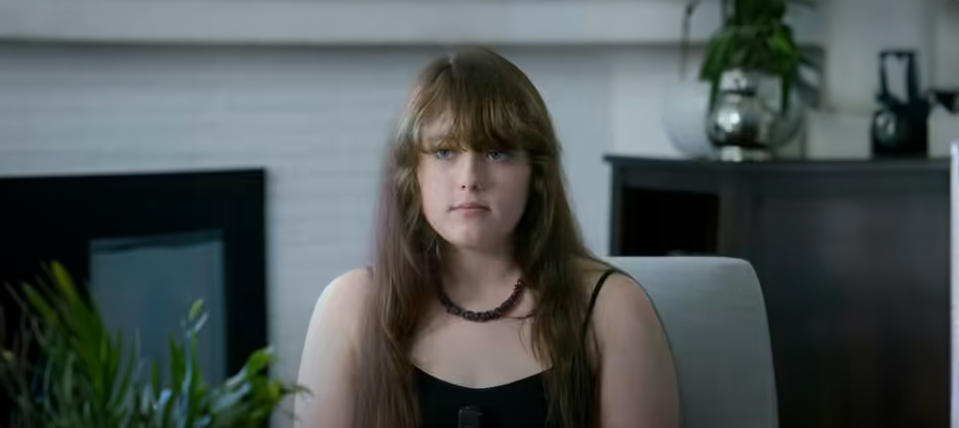 Die 18-Jährige Kayla Lovdahl klagt nun das Spital, das ihr mit 13 Jahren die Brüste abnahm.