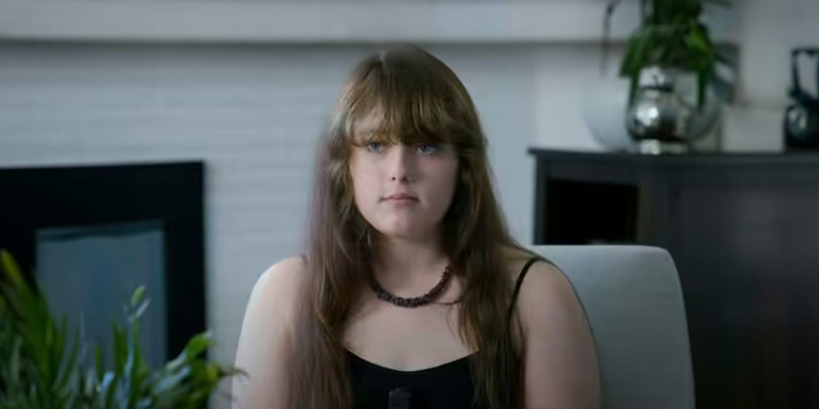 Die 18-Jährige Kayla Lovdahl klagt nun das Spital, das ihr mit 13 Jahren die Brüste abnahm.
