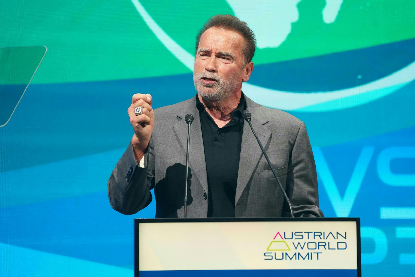 Arnold Schwarzenegger könnte sich eine US-Präsidentschaft sehr gut vorstellen. "Ich sehe so klar, dass ich diese Wahl gewinnen könnte", meint er.