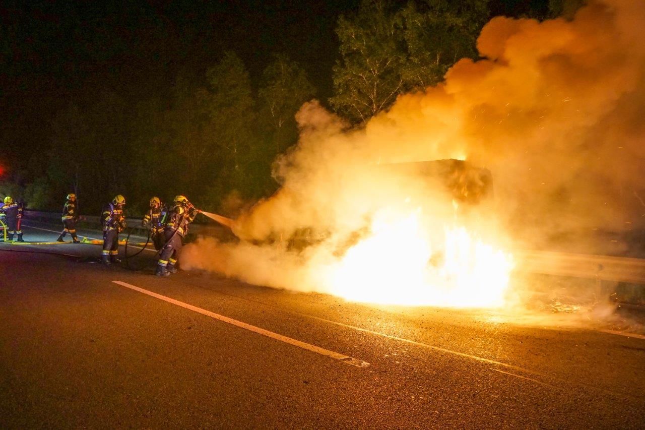 Fahrzeug wurde auf der A2 zu Feuerball