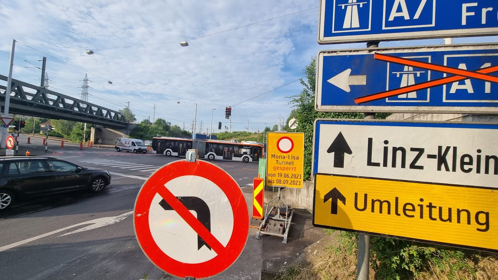 In der Nacht auf den 19. Juni wurde der Mona-Lisa-Tunnel im Linzer Süden wegen Sanierungsarbeiten gesperrt. Schon um 6 Uhr Früh ging in Ebelsberg nichts mehr.