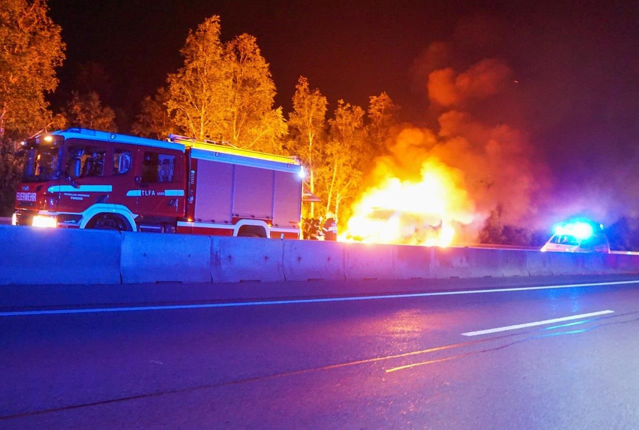 Flammenball auf der A2 im Wechselabschnitt