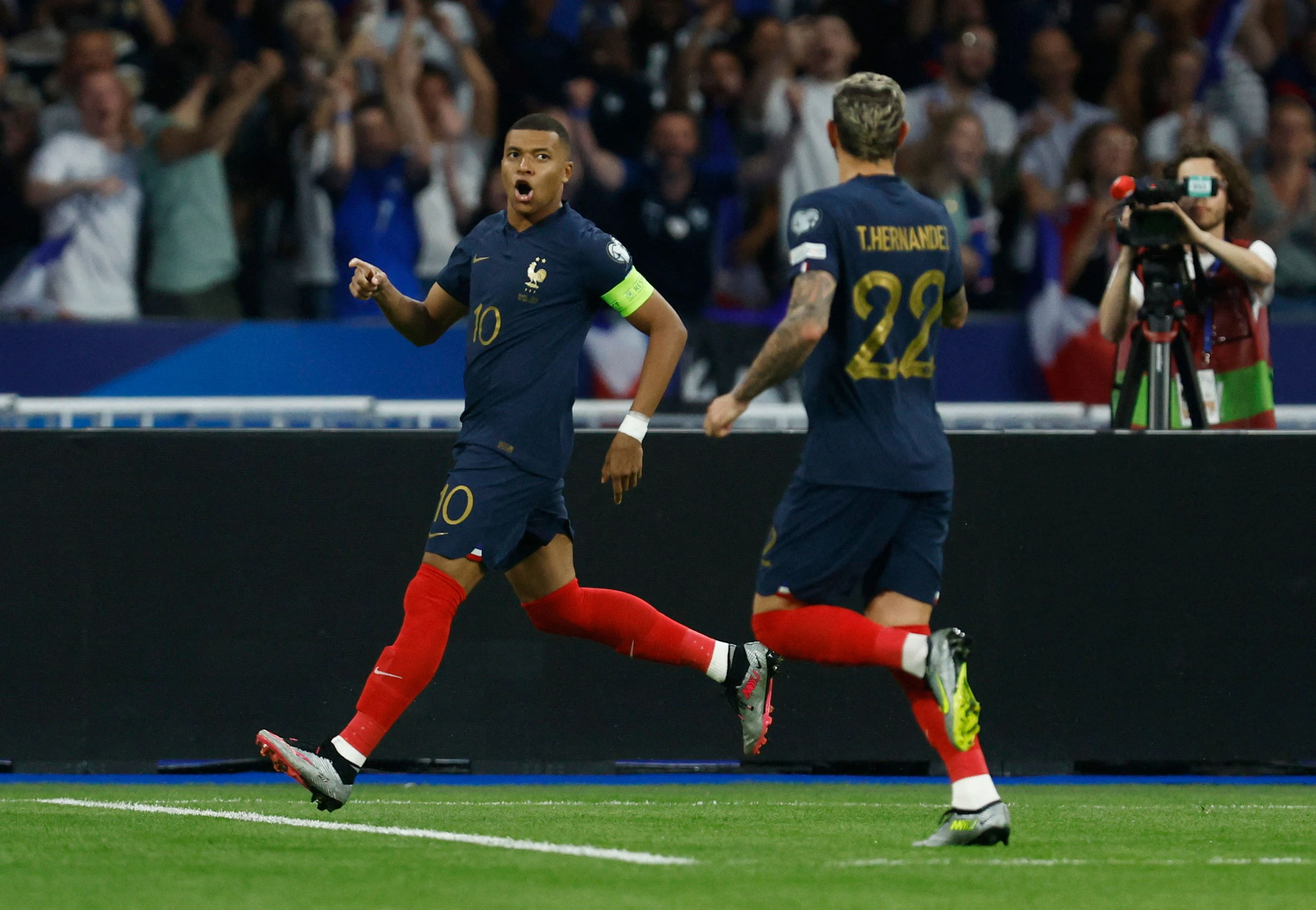 Frankreichs Kylian Mbappe jubelt