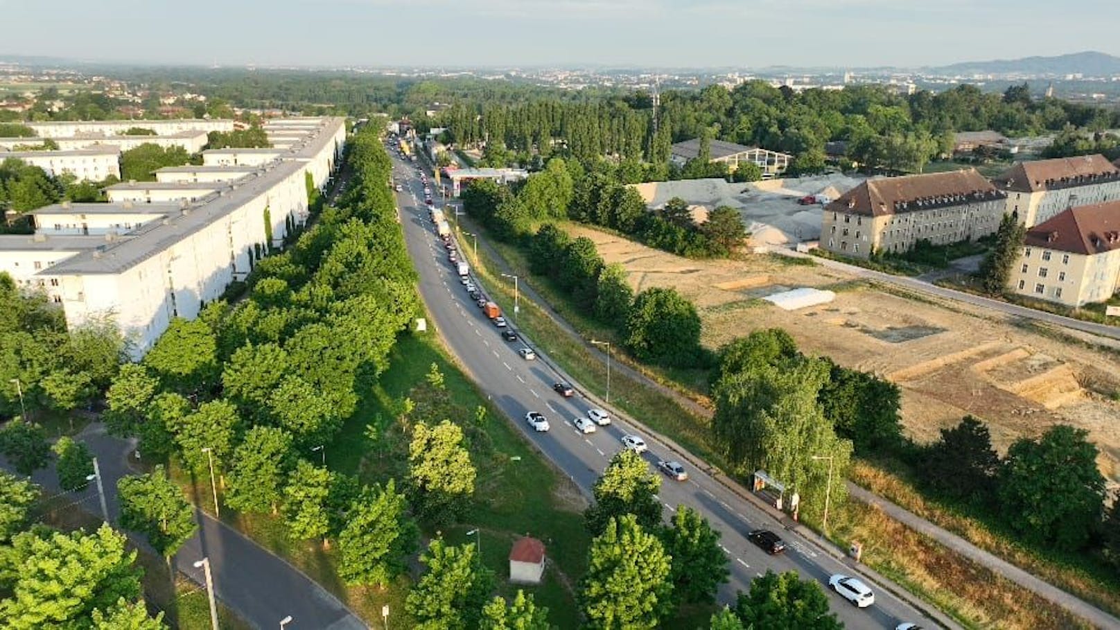 In der Nacht auf den 19. Juni wurde der Mona-Lisa-Tunnel im Linzer Süden wegen Sanierungsarbeiten gesperrt. Schon um 6 Uhr Früh ging in Ebelsberg nichts mehr.