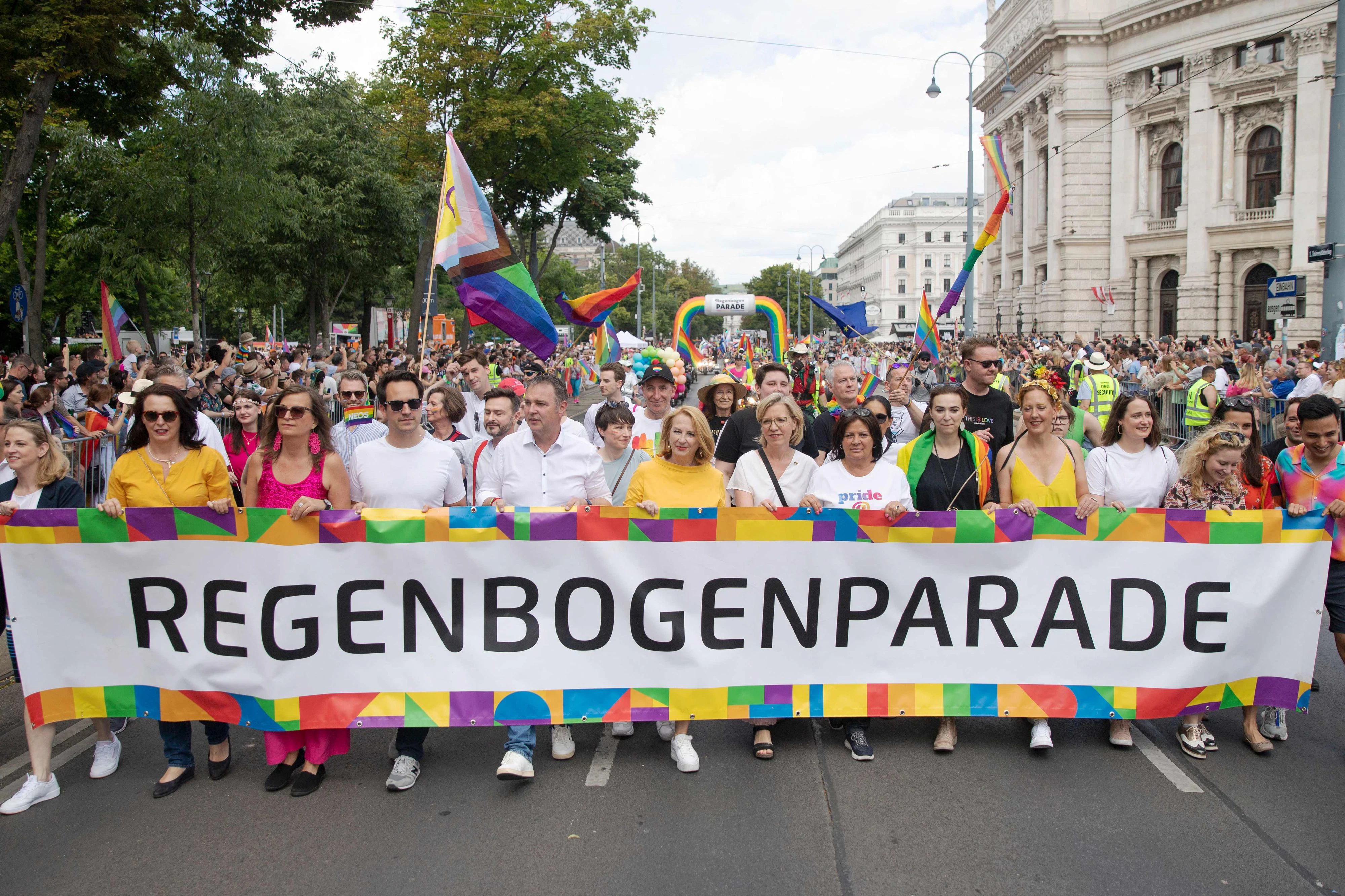 Zahlreiche Spitzenpolitiker marschierten bei der "Pride"