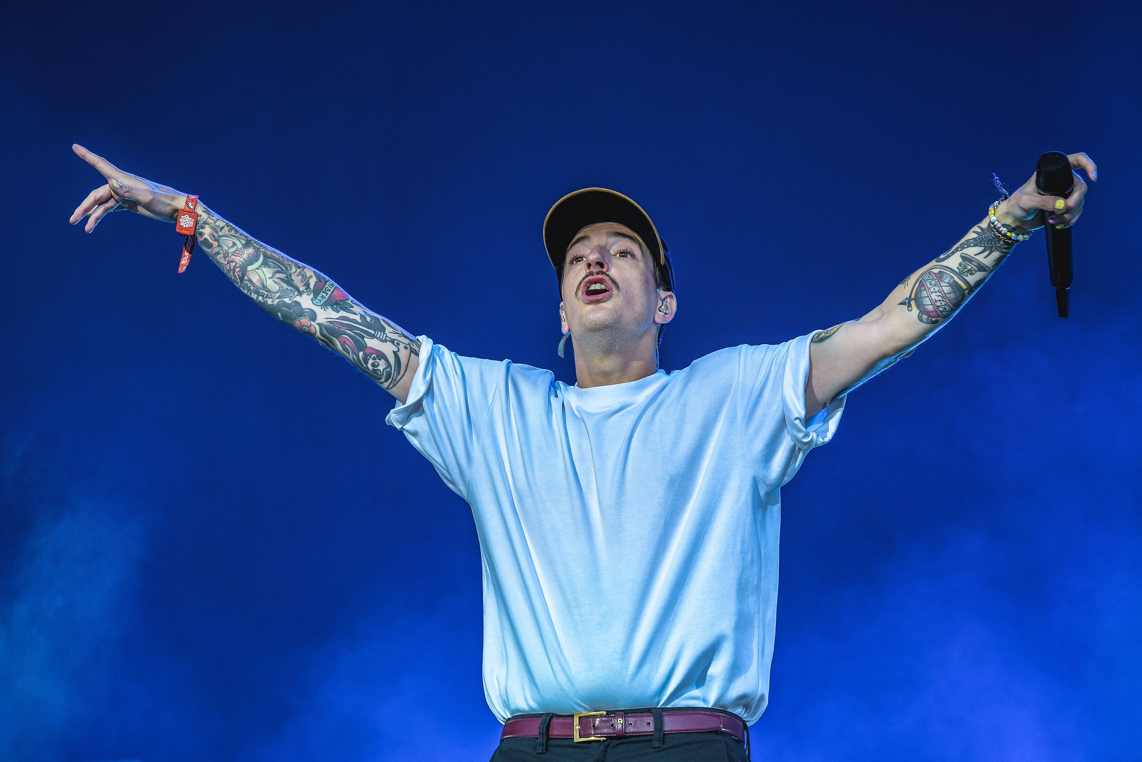 Berlin Lollapalooza Berlin 2022 25.09.2022,Entertainment Festival, Lollapalooza Berlin 2022, v.l.Der Rapper Casper steht beim Lollapalooza Festival Berlin auf dem Gelaende des Olympiastadions auf der Buehne. *** Berlin Lollapalooza Berlin 2022 25 09 2022,Entertainment Festival, Lollapalooza Berlin 2022, v l The rapper Casper stands on stage at the Lollapalooza Festival Berlin on the grounds of the Olympic Stadium Copyright: xLakomski/Eibner-Pressfotox EP_dli 