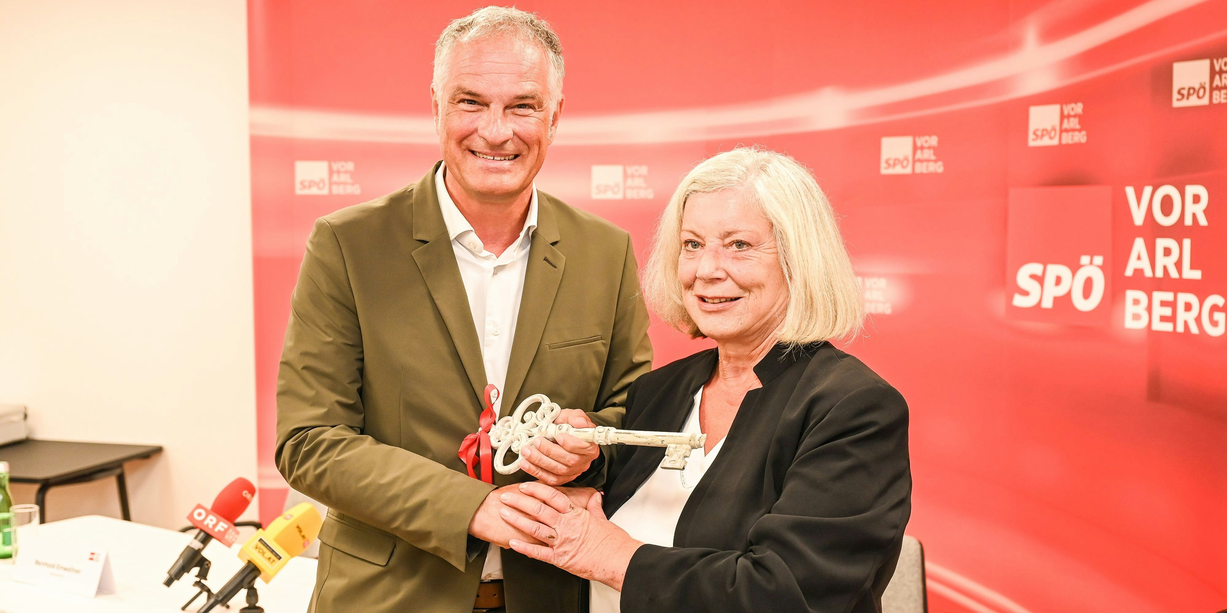 Designierter Landesparteivorsitzender Mario Leiter mit Vorgängerin Gabi Sprickler-Falschlunger.