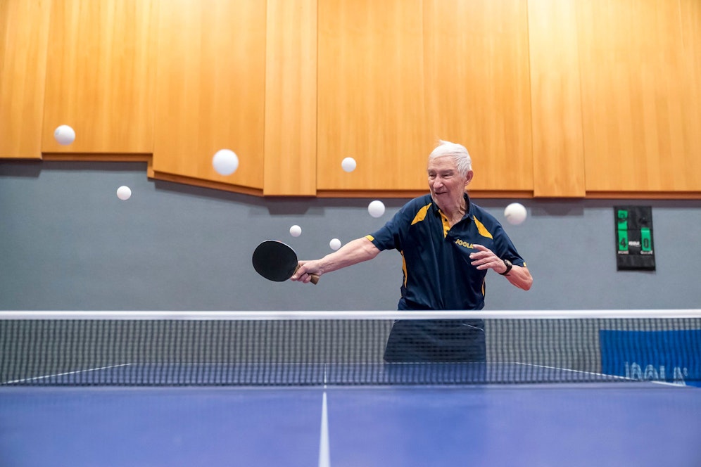 Tischtennis-Senior Robert Loreth (86) im 