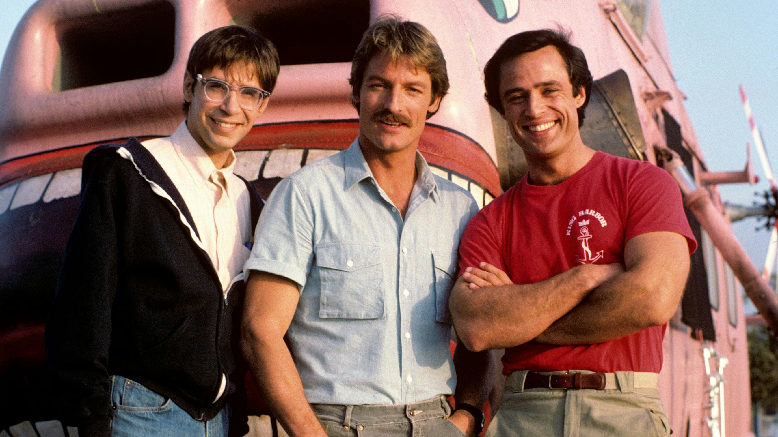 Download von www.picturedesk.com am 20.06.2023 (18:08).  "Riptide".Perry King, Thom Bray, Joe Penny.1984.Photo by Frank Carroll.** H.L - 19700101_PD85407 - Rechteinfo: Rights Managed (RM) PictureDesk übernimmt hinsichtlich der Verwendung durch den Kunden keinerlei Haftung und Garantie. Die Verantwortung liegt ausschließlich beim Kunden. Redaktionelle Printverwendung ist üblicherweise möglich. Keine TV und Videonutzung!