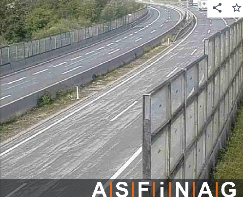 Die Fahrspur in Richtung Linz ist komplett gesperrt.