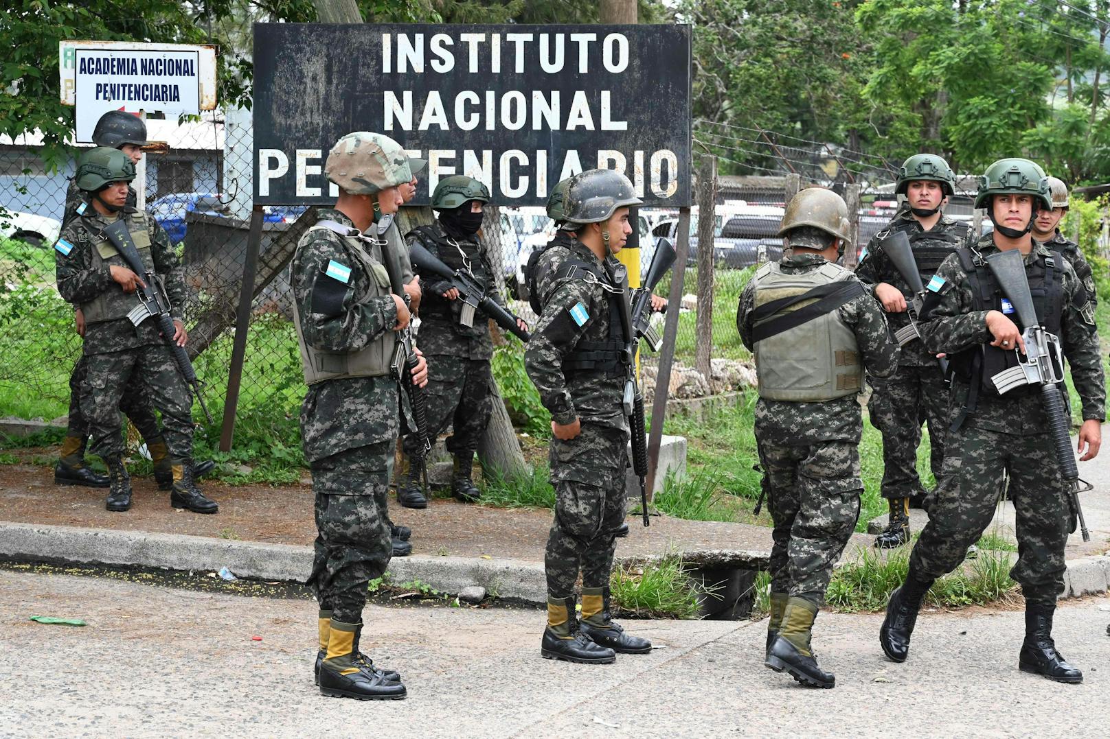 Bei einem Aufstand in einem Frauengefängnis in Honduras sind am Dienstag mindestens 41 Menschen ums Leben gekommen.