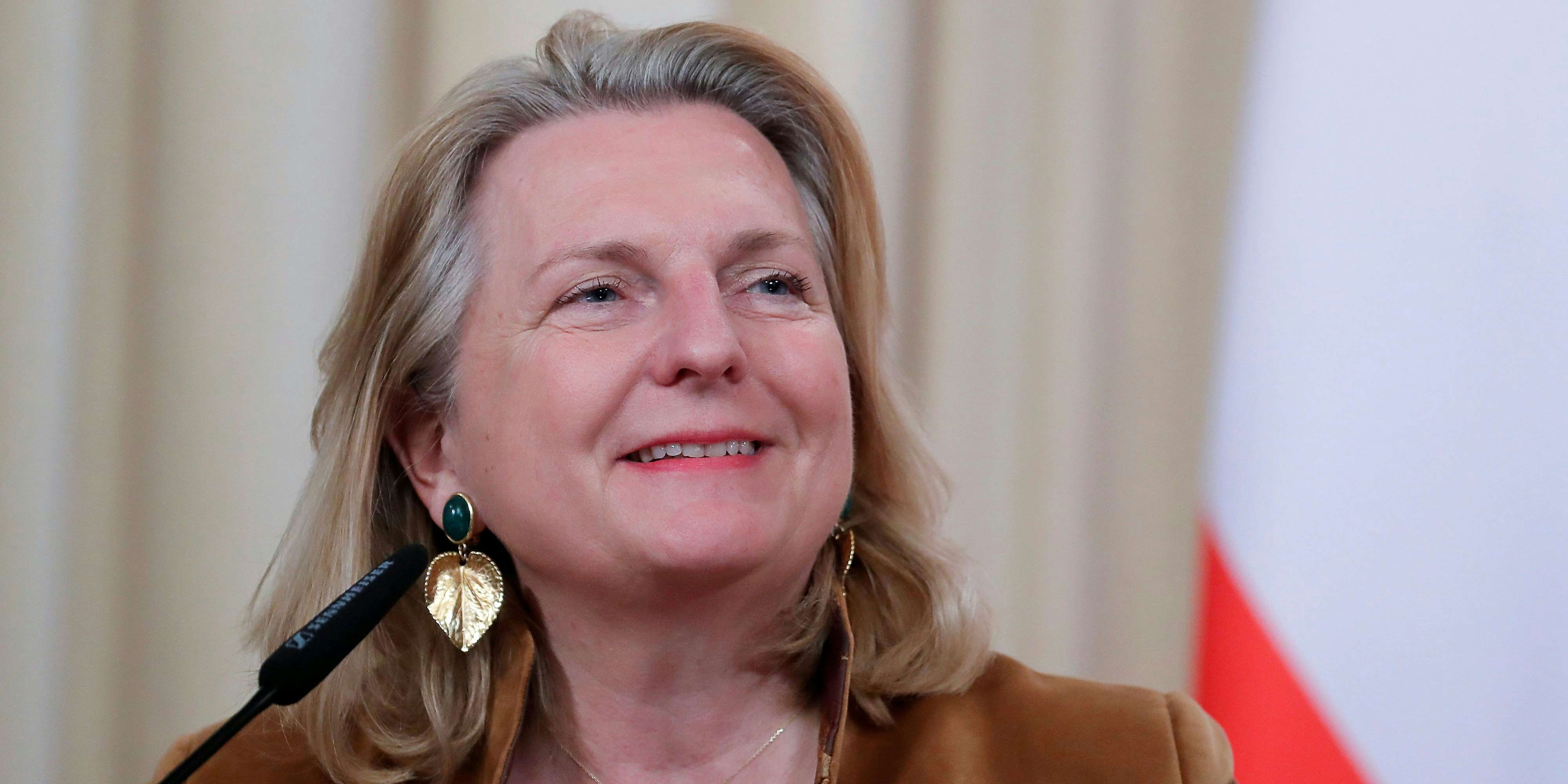 2020 ging Kneissl erst nach Frankreich, dann in den Libanon.