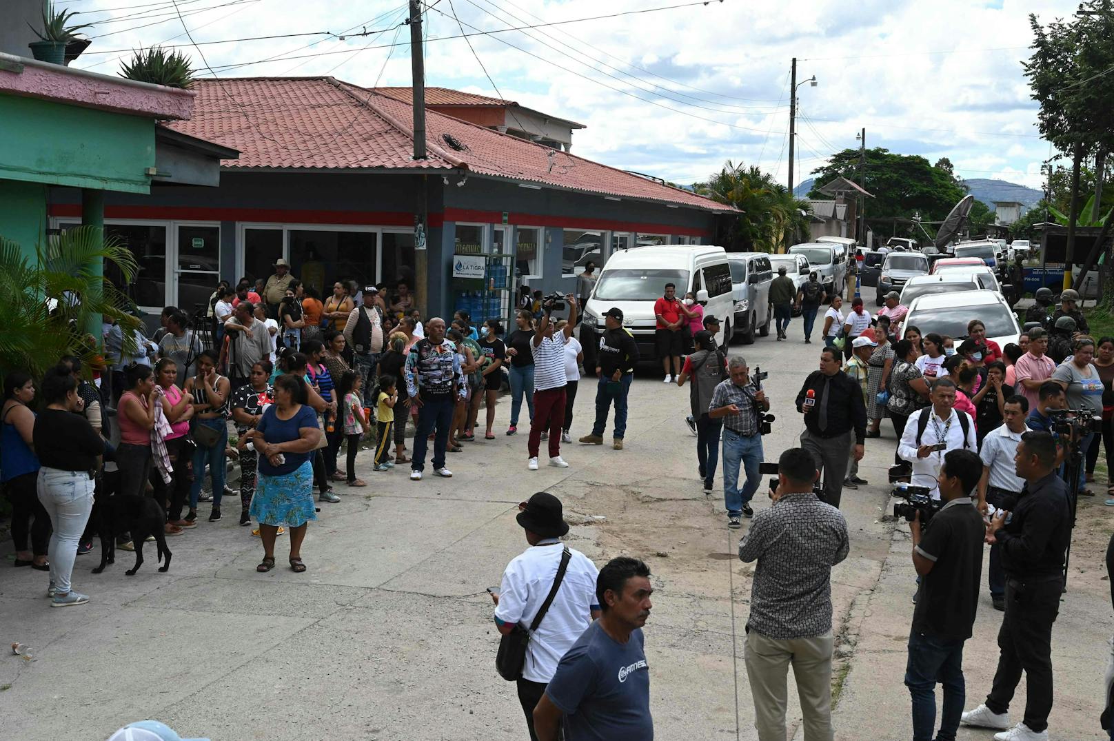 Bei einem Aufstand in einem Frauengefängnis in Honduras sind am Dienstag mindestens 41 Menschen ums Leben gekommen.