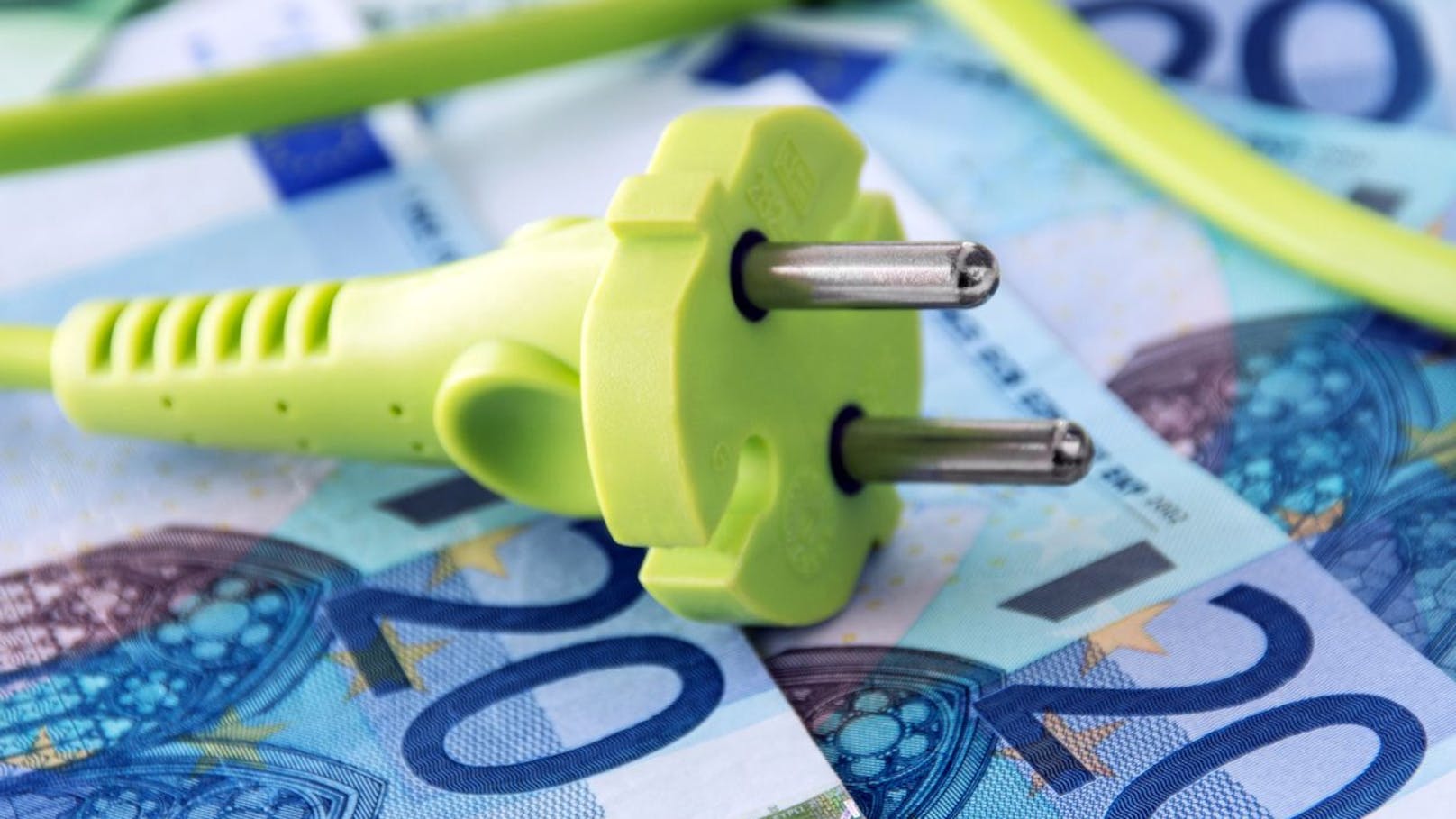 Strompreis – so kannst du dir bis zu 950 Euro sparen