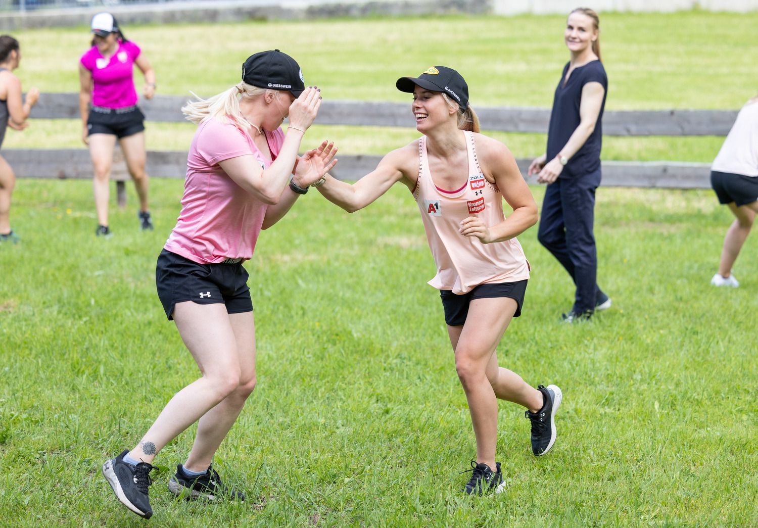 Wesner gab den ÖSV-Damen Tipps.