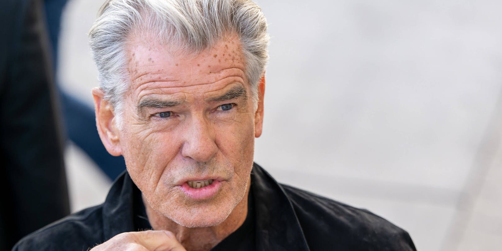 "Mama Mia" könnte sich Pierce Brosnan bei diesem Einbruch gedacht haben.