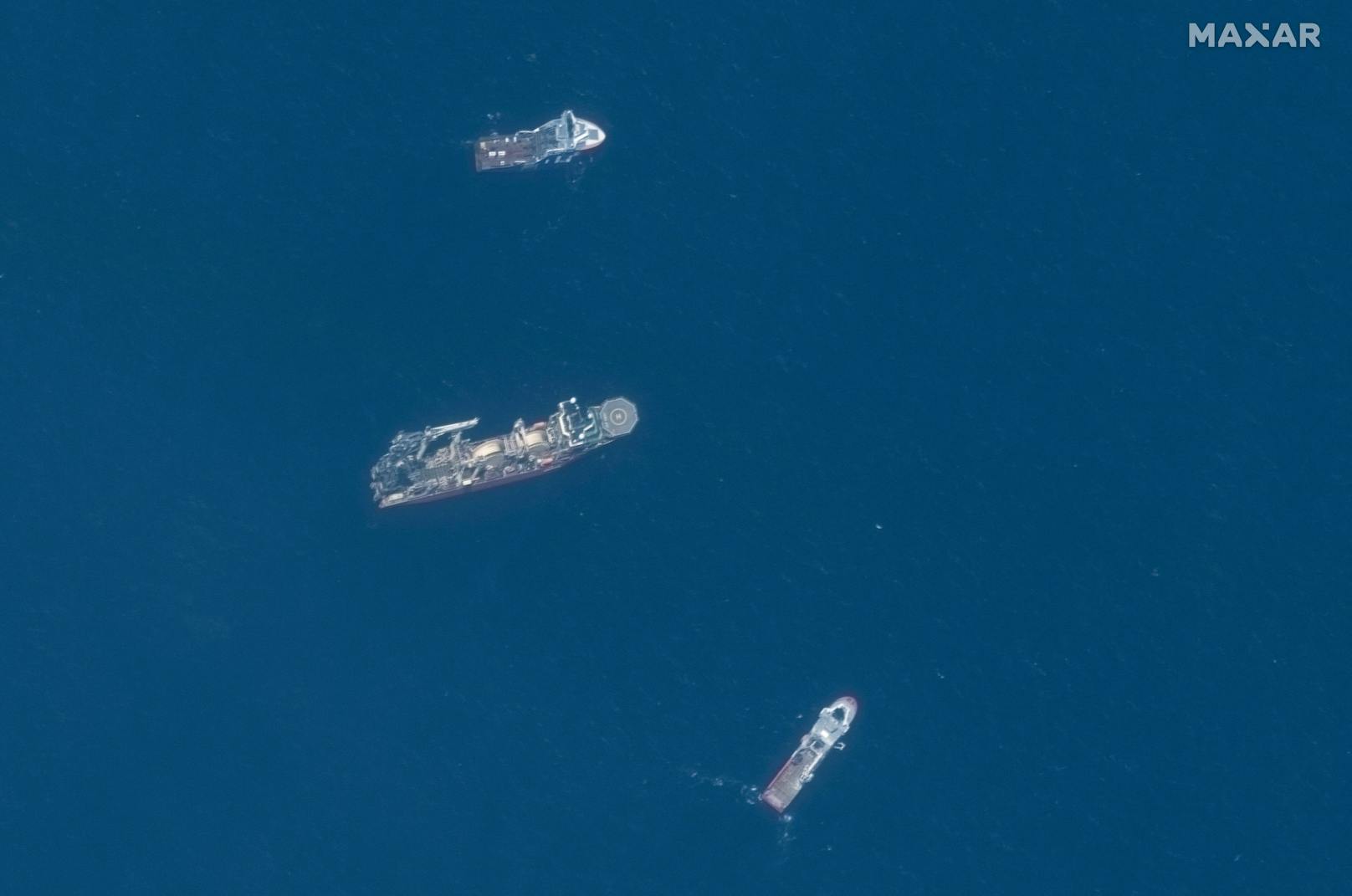 Ein Satellitenbild zeigt Schiffe, die an den Such- und Rettungsaktionen im Zusammenhang mit dem vermissten Titan-Tauchboot in der Nähe des Wracks der Titanic beteiligt sind