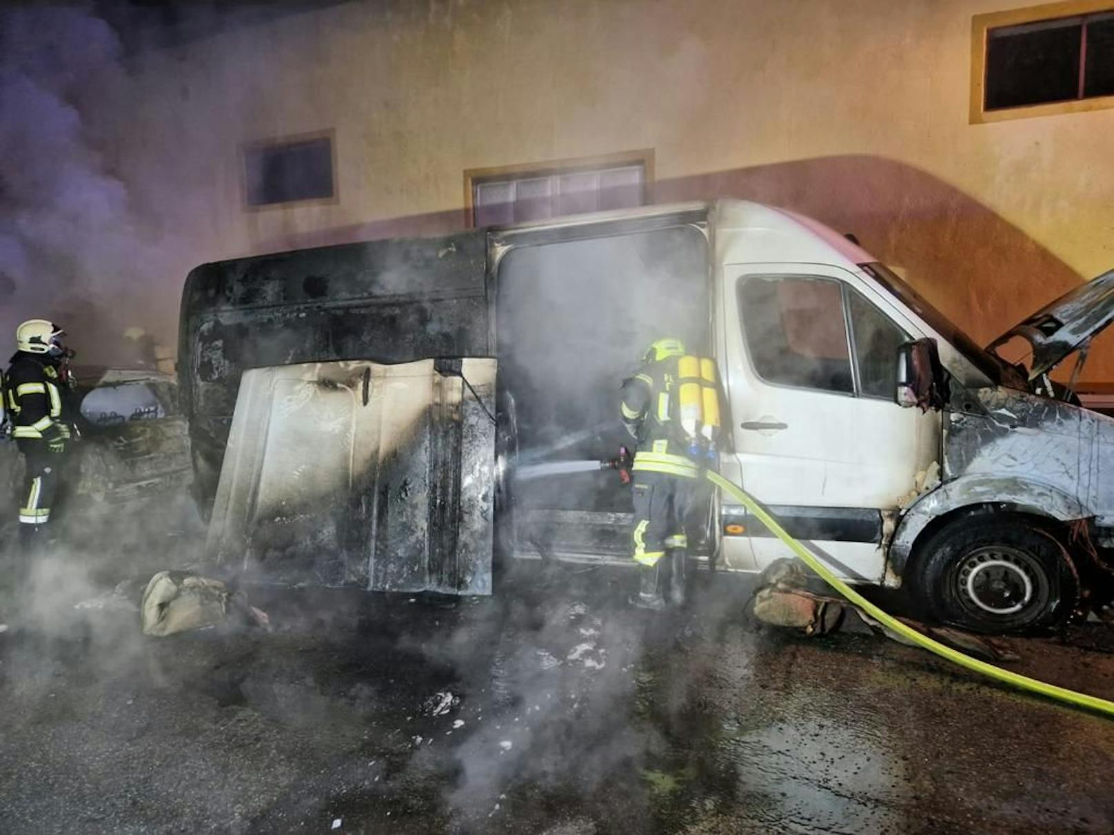 Fahrzeugbrand Industriegebiet Gerasdorf