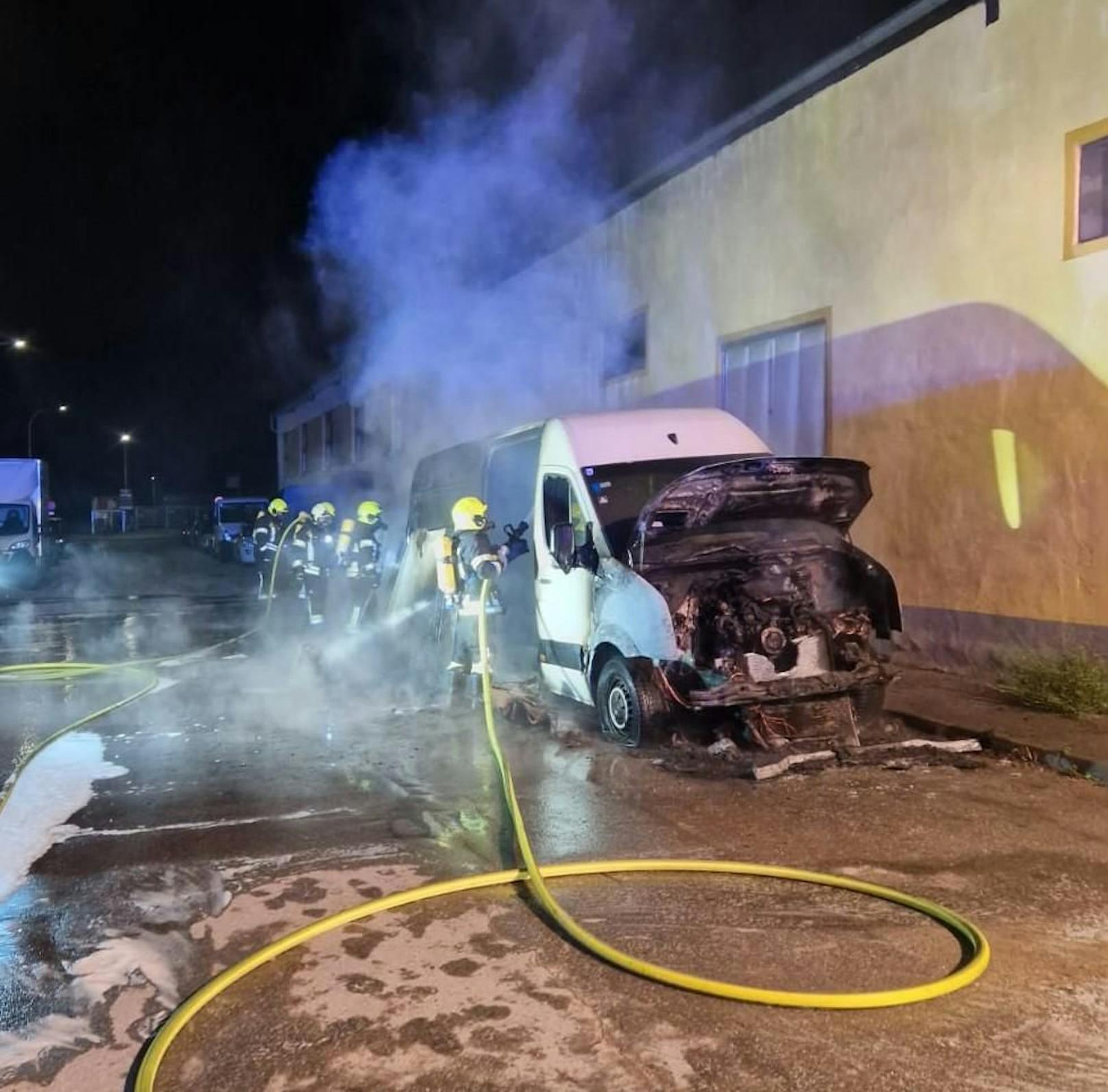 Fahrzeugbrand Industriegebiet Gerasdorf