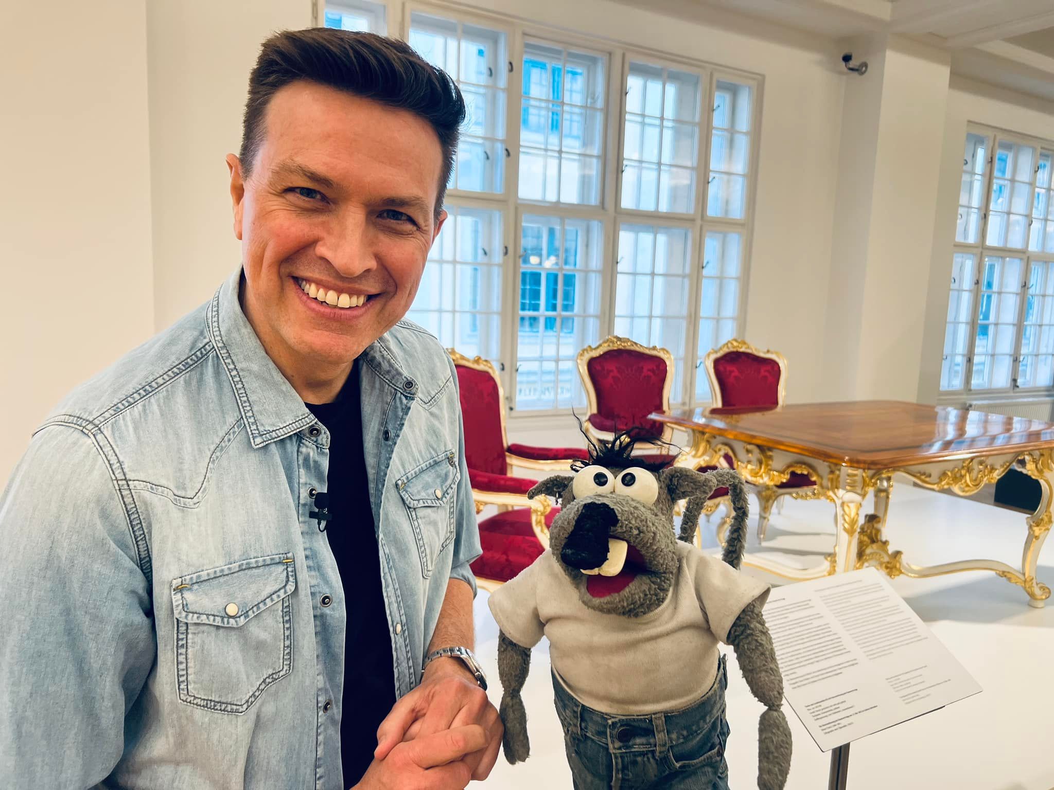 Robert Steiner holt gemeinsam mit Ratte 