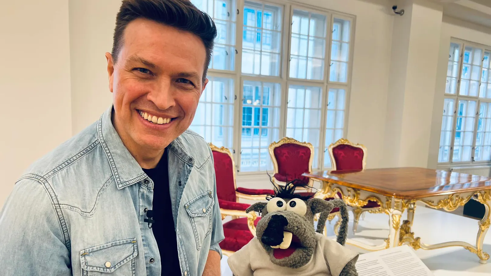 Fell statt Fliege – Eine Ratte am Opernball! Kult-Duo mischt die Promis ...