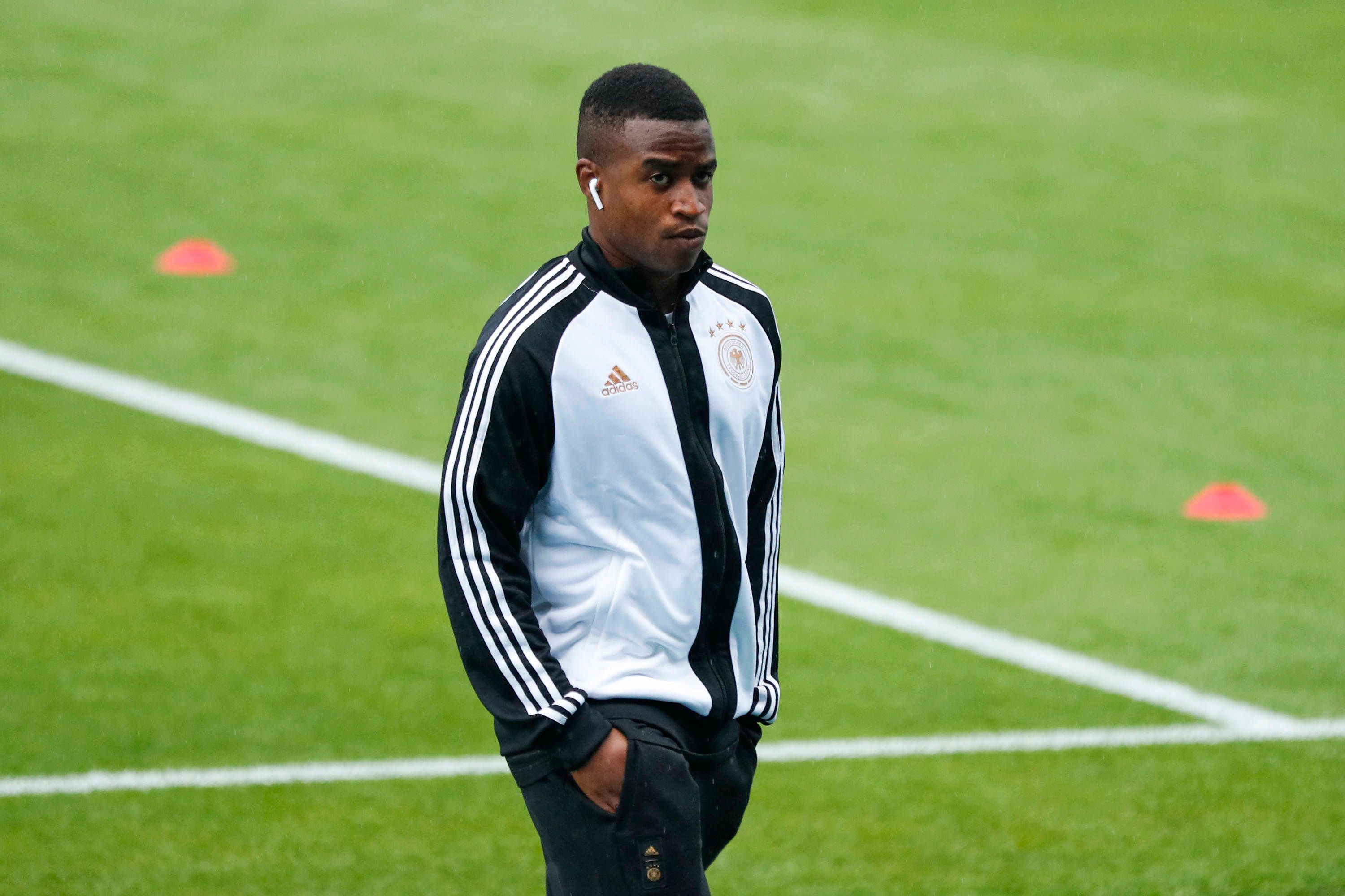 Deutschlands Nachwuchs-Teamspieler Youssoufa Moukoko wurde von Fans übelst beleidigt. 