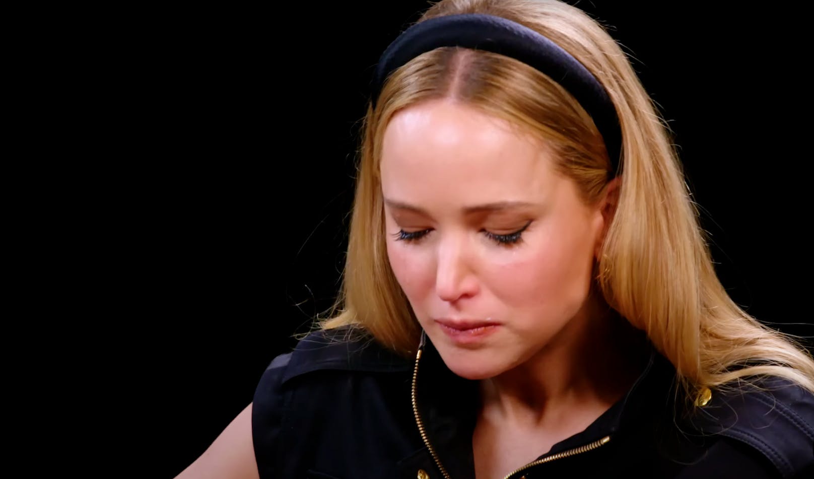 Jennifer Lawrence bricht bei Interview in Tränen aus
