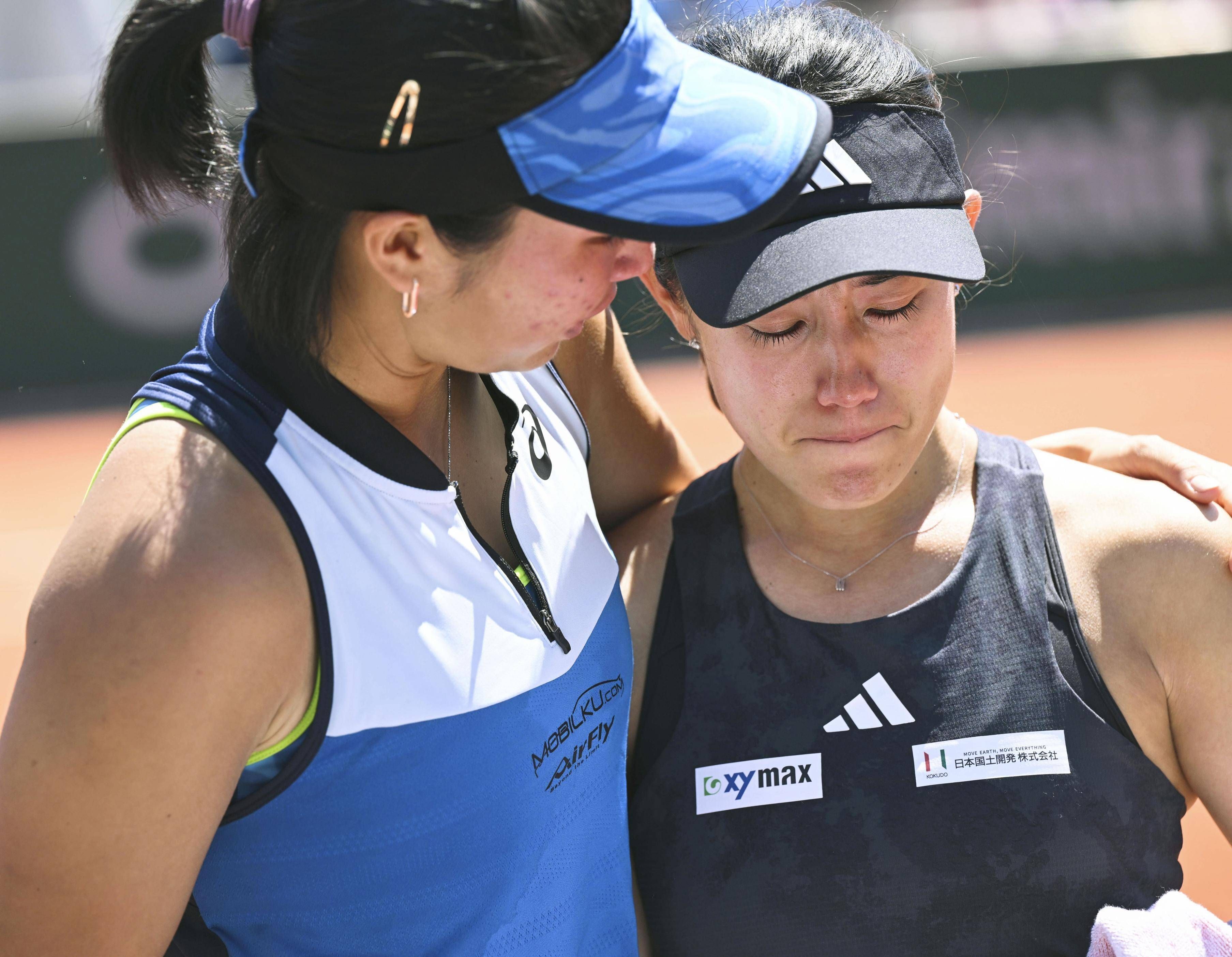 Tennisspielerin Miyu Kato wurde disqualifiziert, nachdem sie ein Ballkind abgeschossen hat. 