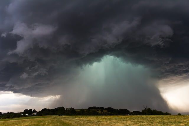 Schwere Gewitter ziehen am Dienstag über Österreich.