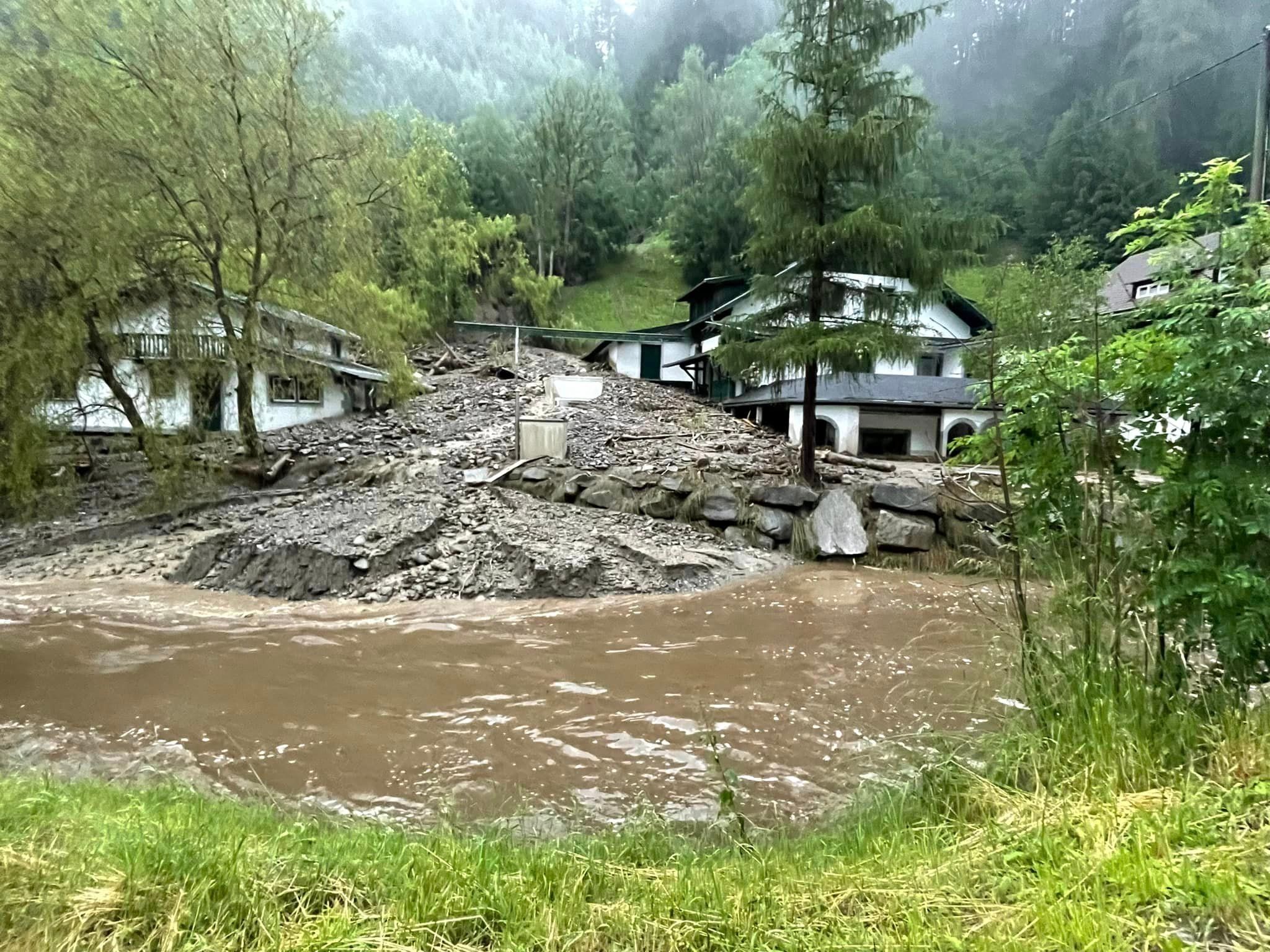 In Kremsbrücke gingen schon am Donnerstag heftige Muren ab.