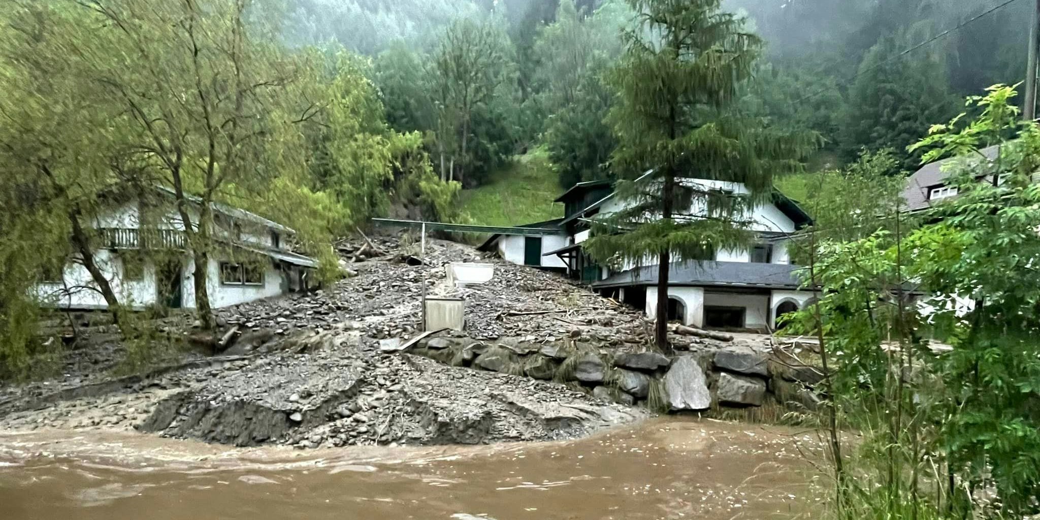 In Kremsbrücke gingen schon am Donnerstag heftige Muren ab.