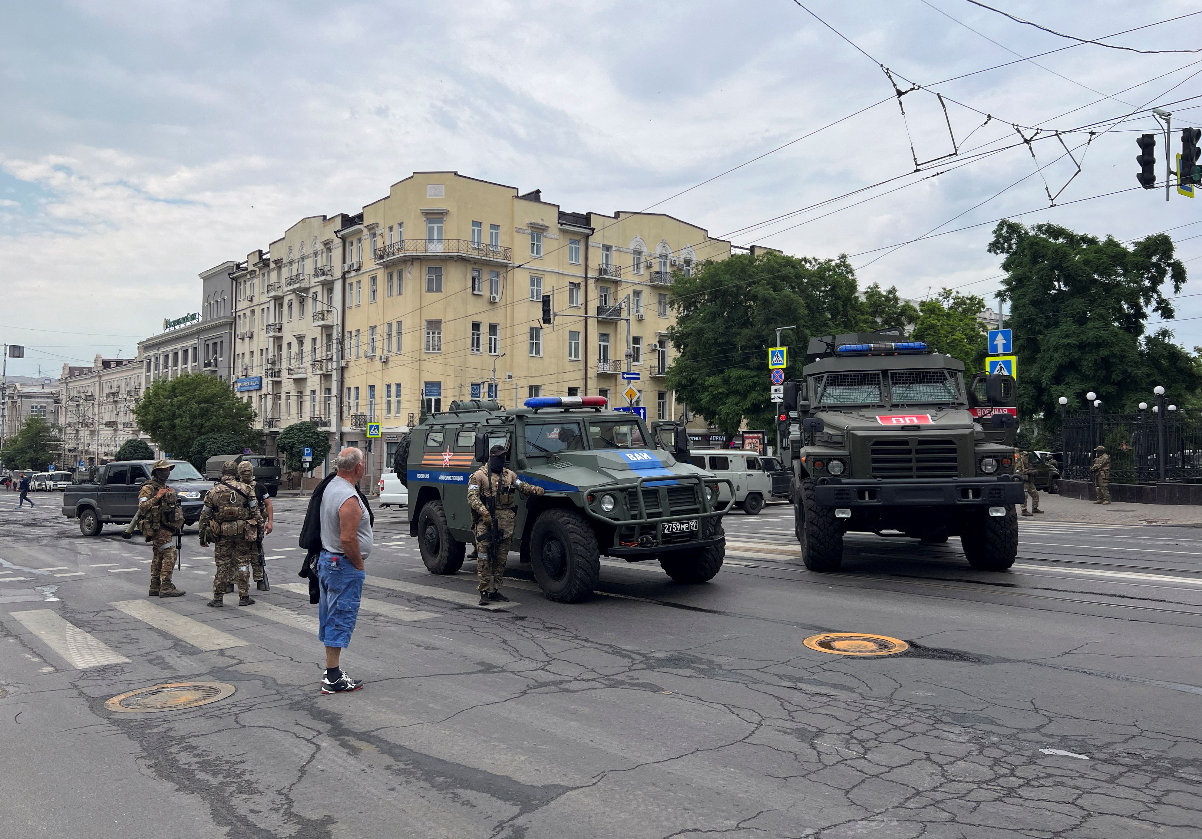 Kämpfer der Wagner-Gruppe haben bereits einen wichtigen Militärstützpunkt eingenommen und befinden sich auf dem Weg nach Moskau.