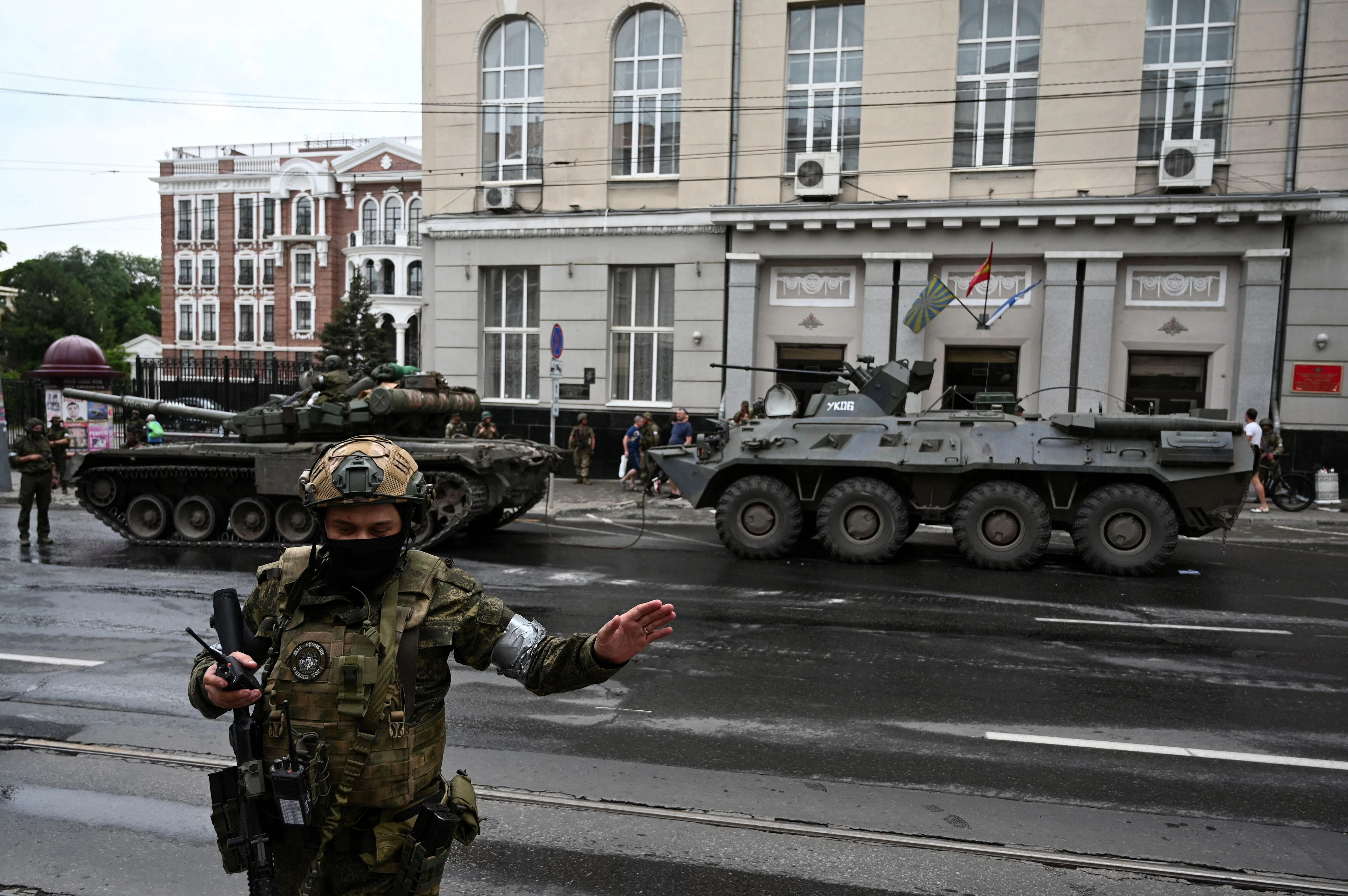 Fighters of Wagner private mercenary group are deployed in a street near the headquarters of the Southern Military District in the city of Rostov-on-Don, Russia, June 24, 2023. REUTERS/Stringer