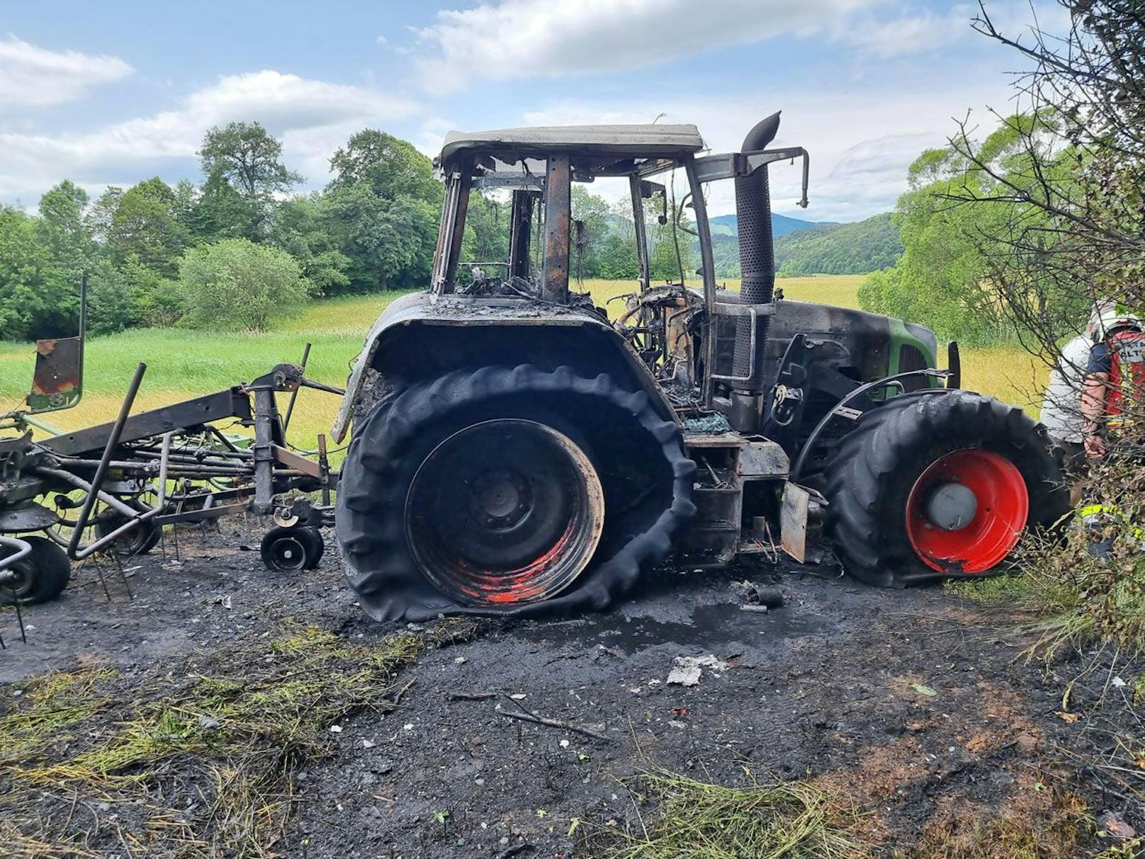 Das Feuer dürfte aufgrund eines elektrischen Gebrechens entstanden sein.