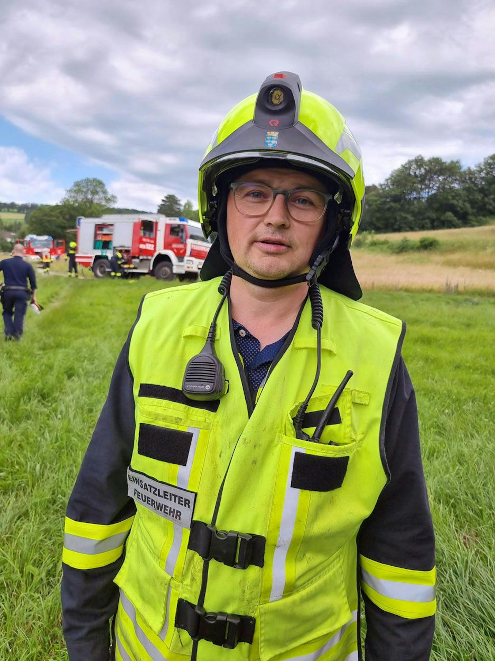 Oberbrandinspektor Markus Fischer von der FF Nöstach/Hafnerberg leitete den Einsatz.