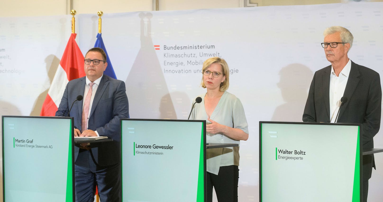 v.l.n.r.: Vorstand der Energie Steiermark AG Martin Graf, Energieministerin Leonore Gewessler und Energieexperte Walter Boltz.
