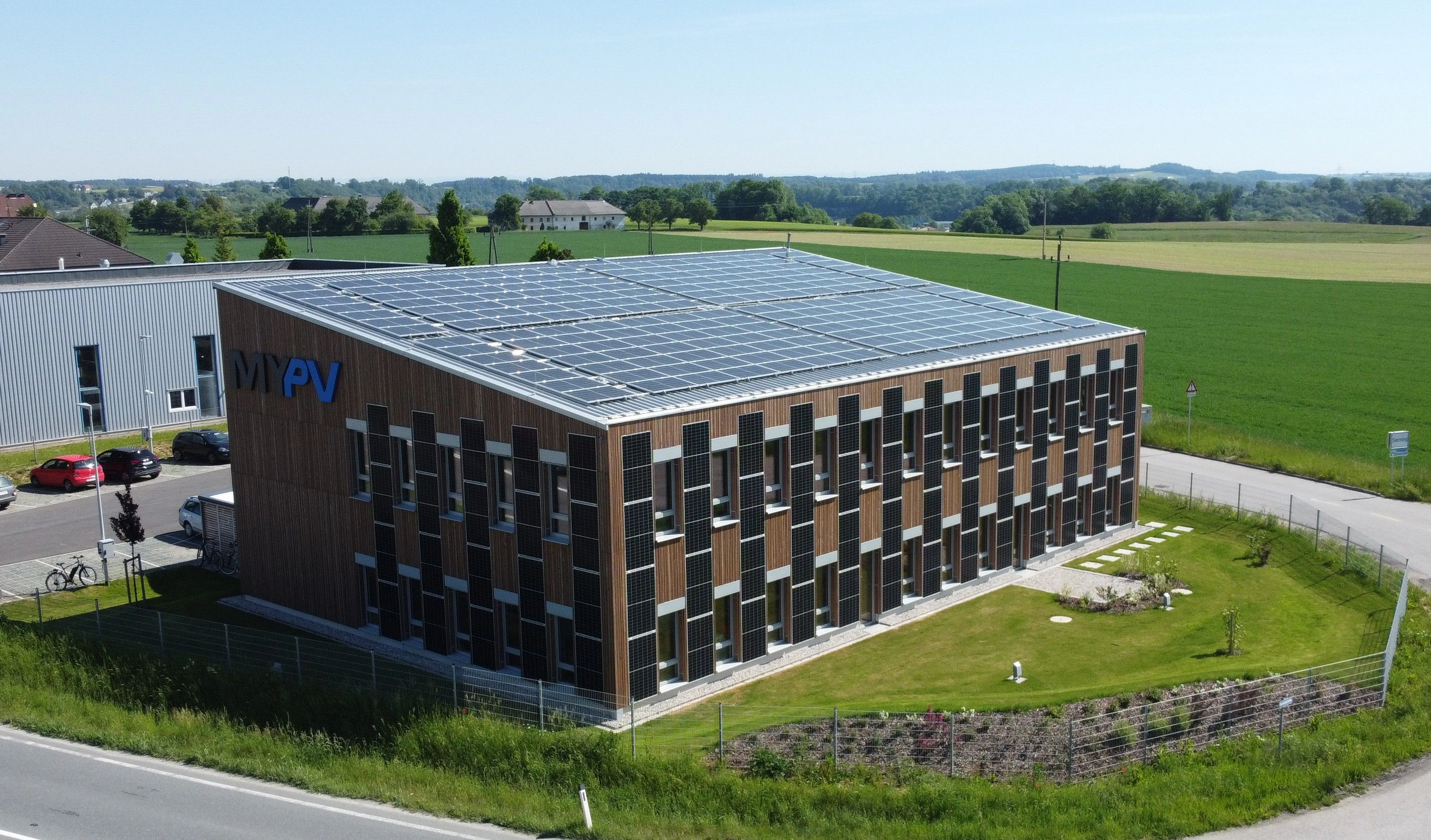 Firmengelände my-PV GmbH in Neuzeug in Oberösterreich