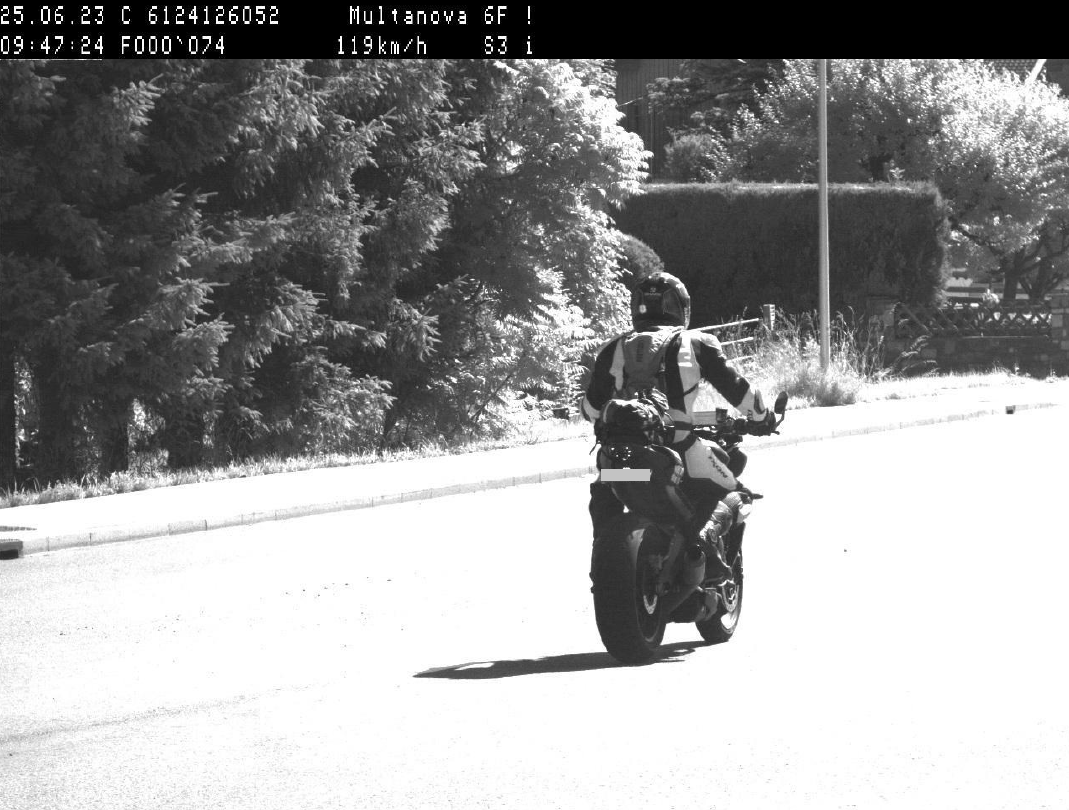 Die Verkehrsübertretungen wurden mittels geeichtem Tachometer festgestellt. Symbolbild.