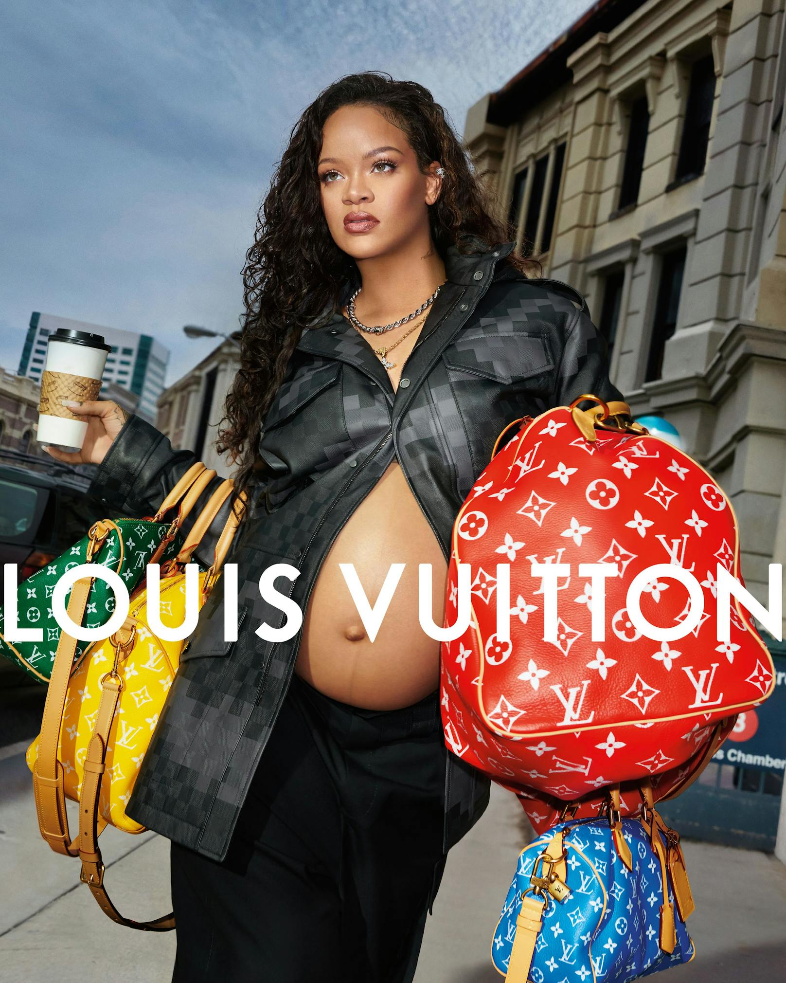 Rihanna mit der neuen Speedy Kollektion von Louis Vuitton. 