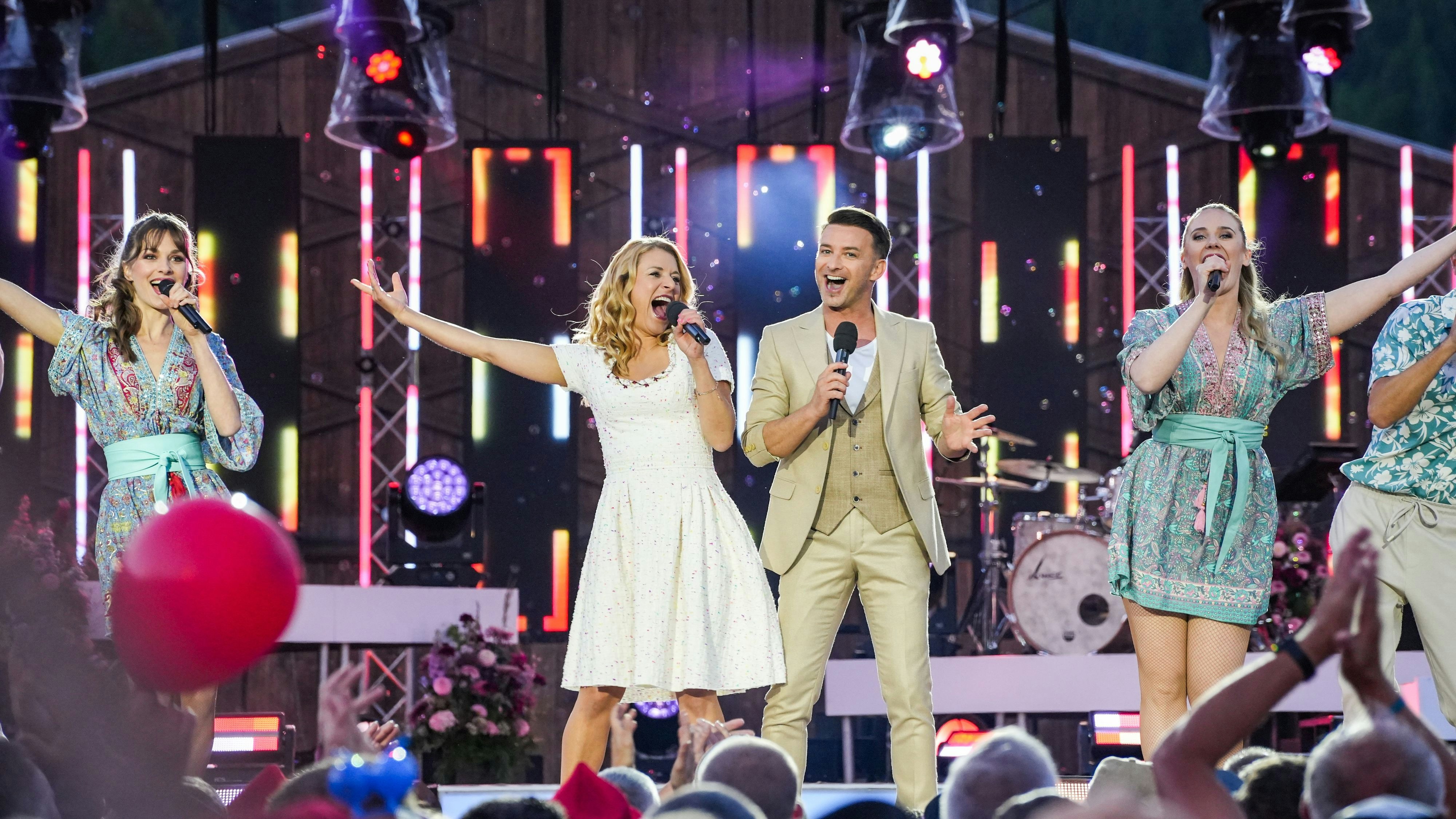 <strong>Stefanie Hertel</strong> mit <strong>Marco Ventre</strong> in der ORF-Sendung "Wenn die Musi spielt"