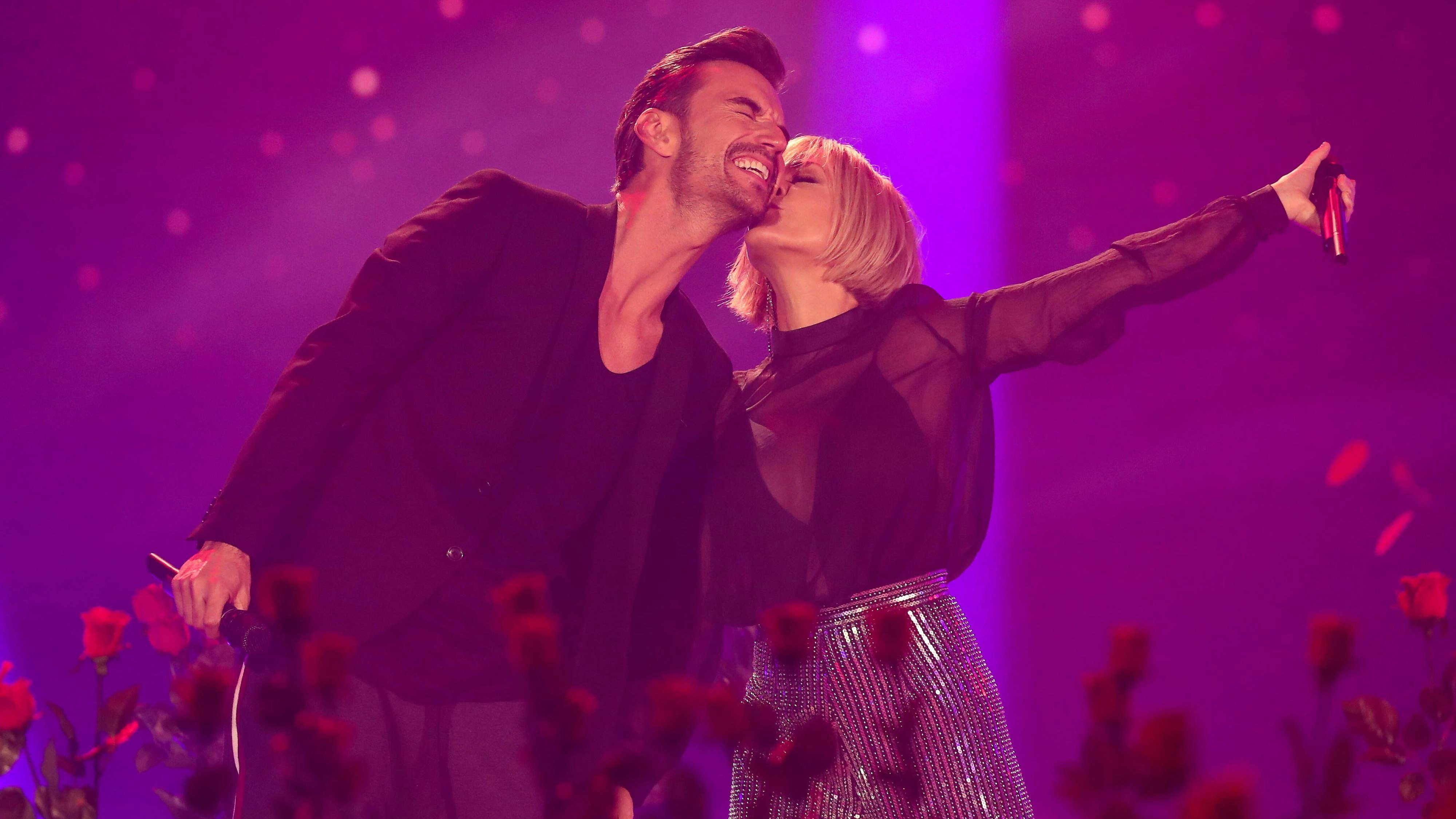 Duett - Moderator Florian Silbereisen GER mit Saengerin Michelle buergerl., Tanja Hewer,GER - ARD Liveshow Alle singen Kaiser - Das große Schlagerfest aus der Media City in Leipzig - Fotografiert am 16.03.2019 *** Duet Presenter Florian Silbereisen GER with singer Michelle buergerl , Tanja Hewer,GER ARD Liveshow Everybody sings Kaiser The big Schlager Festival from the Media City in Leipzig Photographed on 16 03 2019 Pressebuero Schroedter