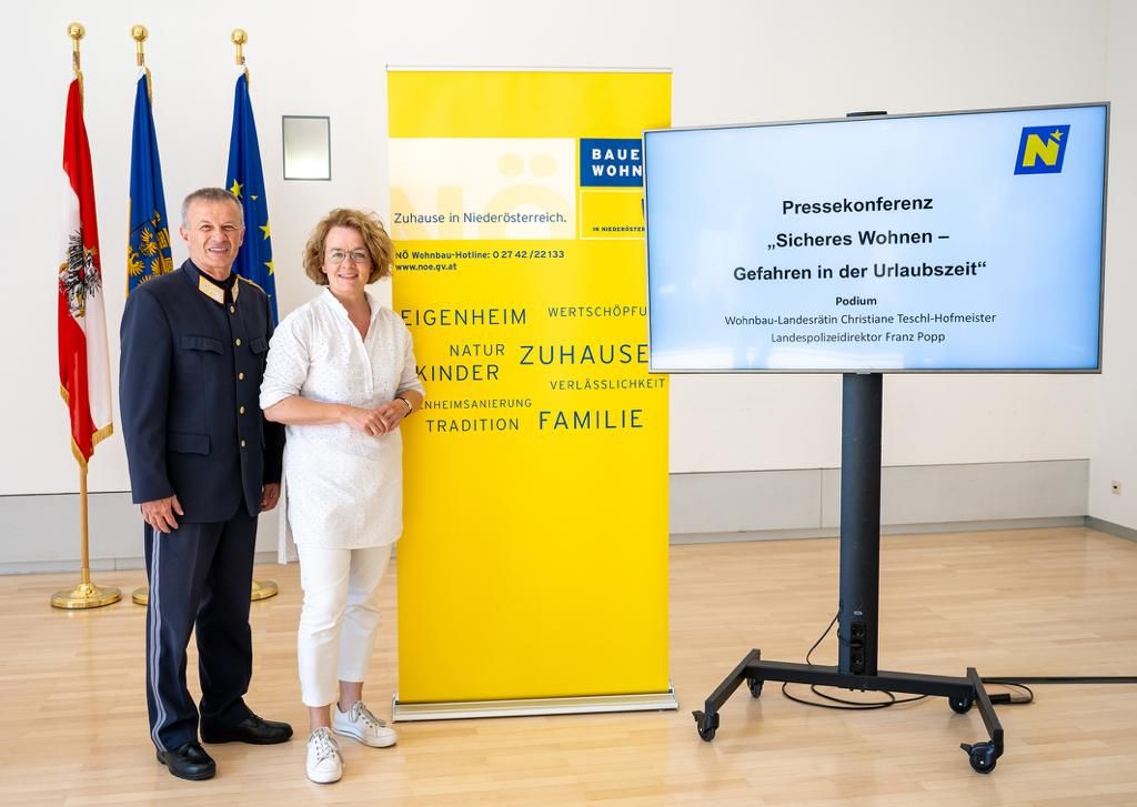 Landespolizeidirektor Franz Popp und Wohnbau-Landesrätin Christiane Teschl-Hofmeister