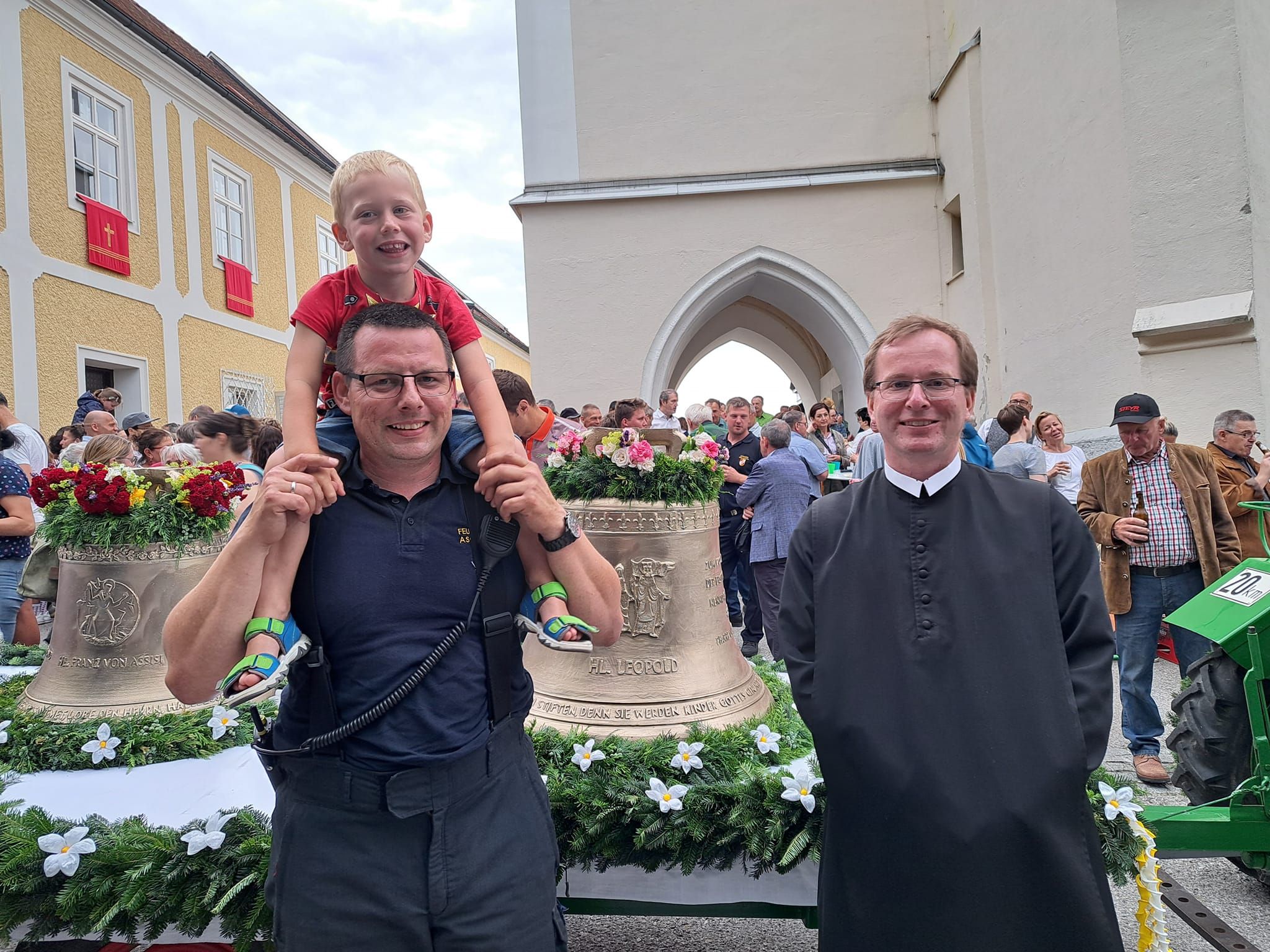 Nach 74 Jahren wurden die alten Glocken ergänzt.