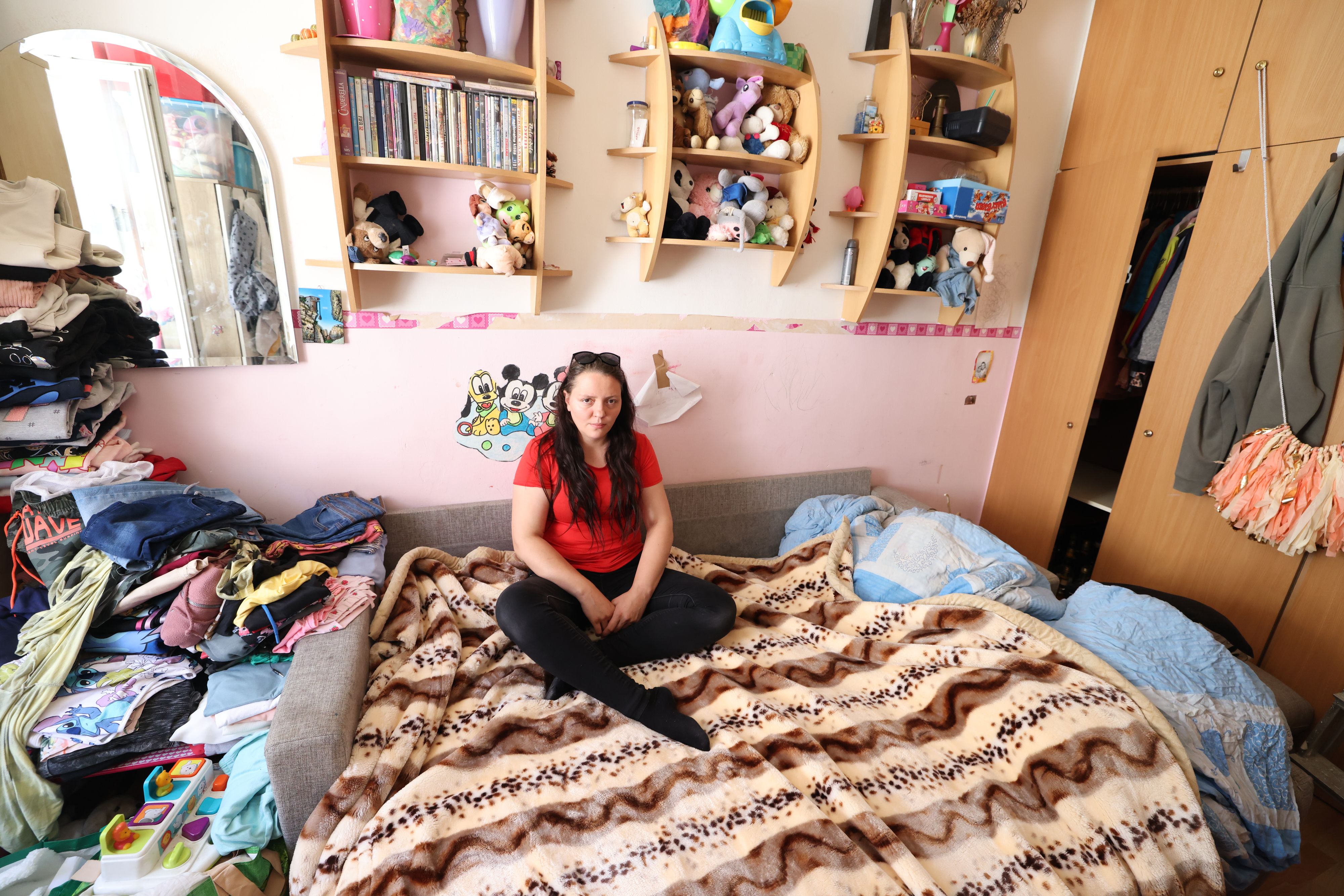 Andrea P. zog mit Mann und Kindern bei ihren Eltern in Wien-Neubau ein. 